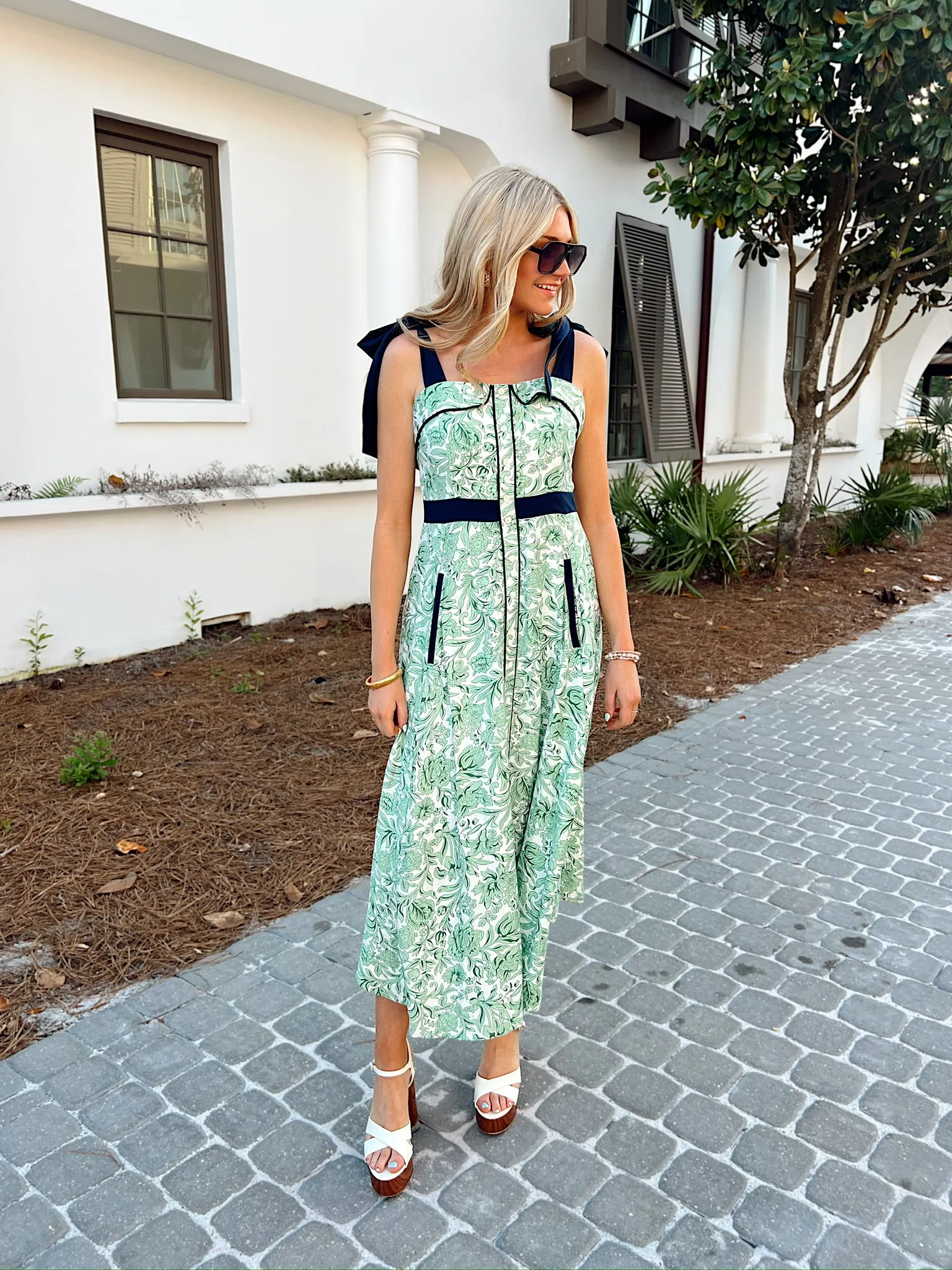 Feels Like Love Floral Midi Dress sold by Bella Rose boutique product image thumbnail 5