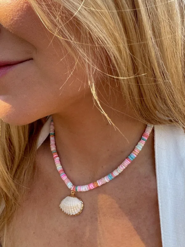 Shell Pendant Beaded Necklace made by Fame
