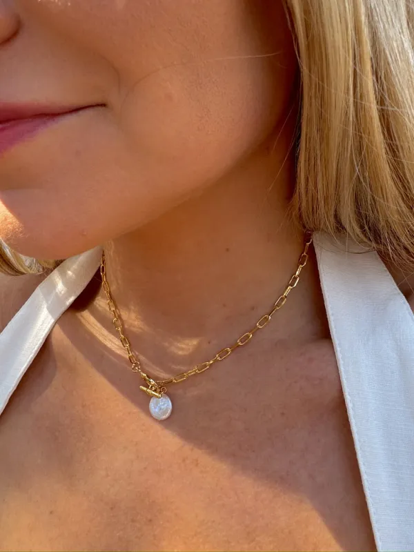Pearl Charm Toggle Chain Necklace made by Fame