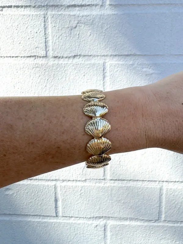Seashell Cuff Bracelet made by Fame