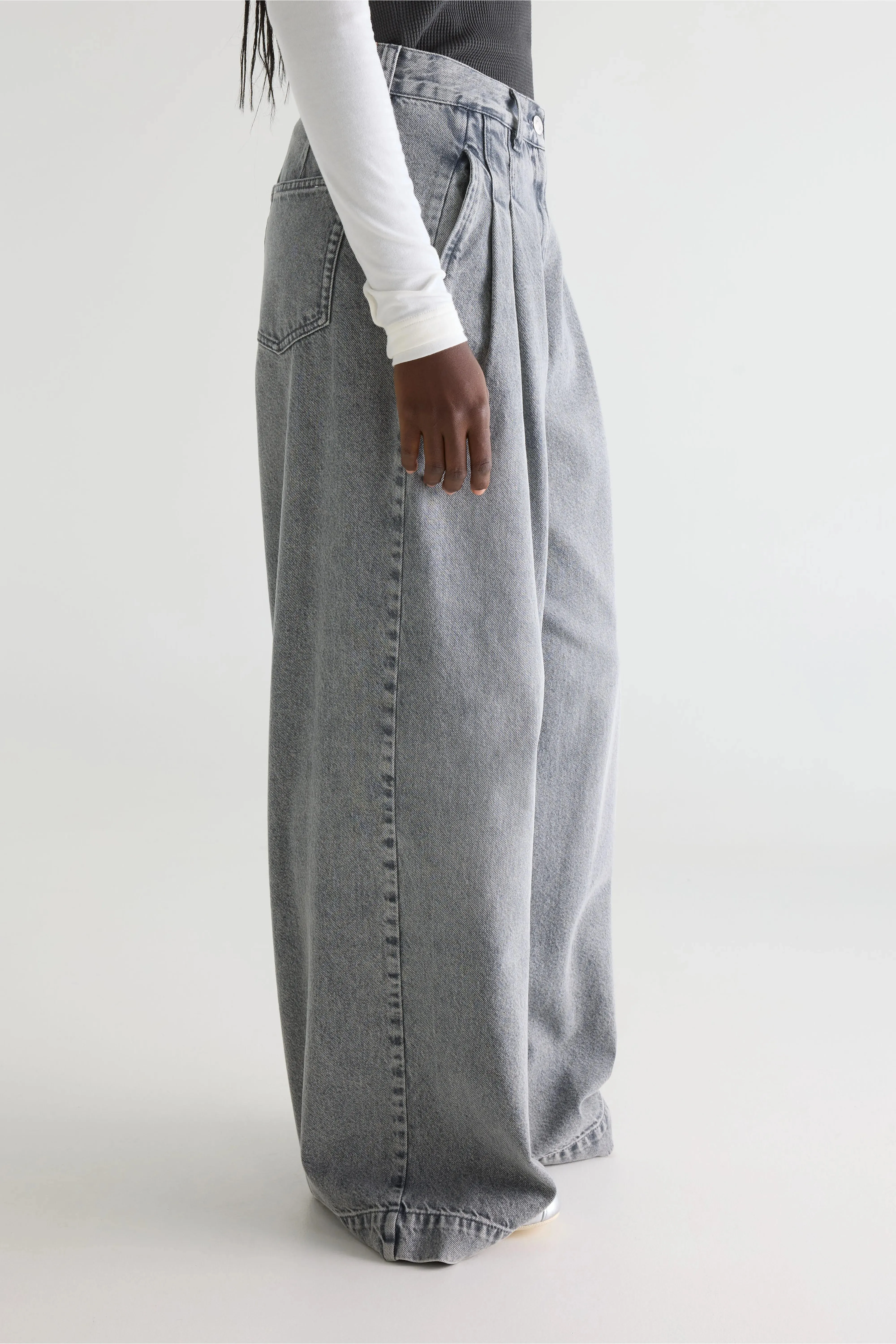 Denim N. 74 super-wide jeans (261 / W / USED GREY) sold by Bellerose product image thumbnail 5