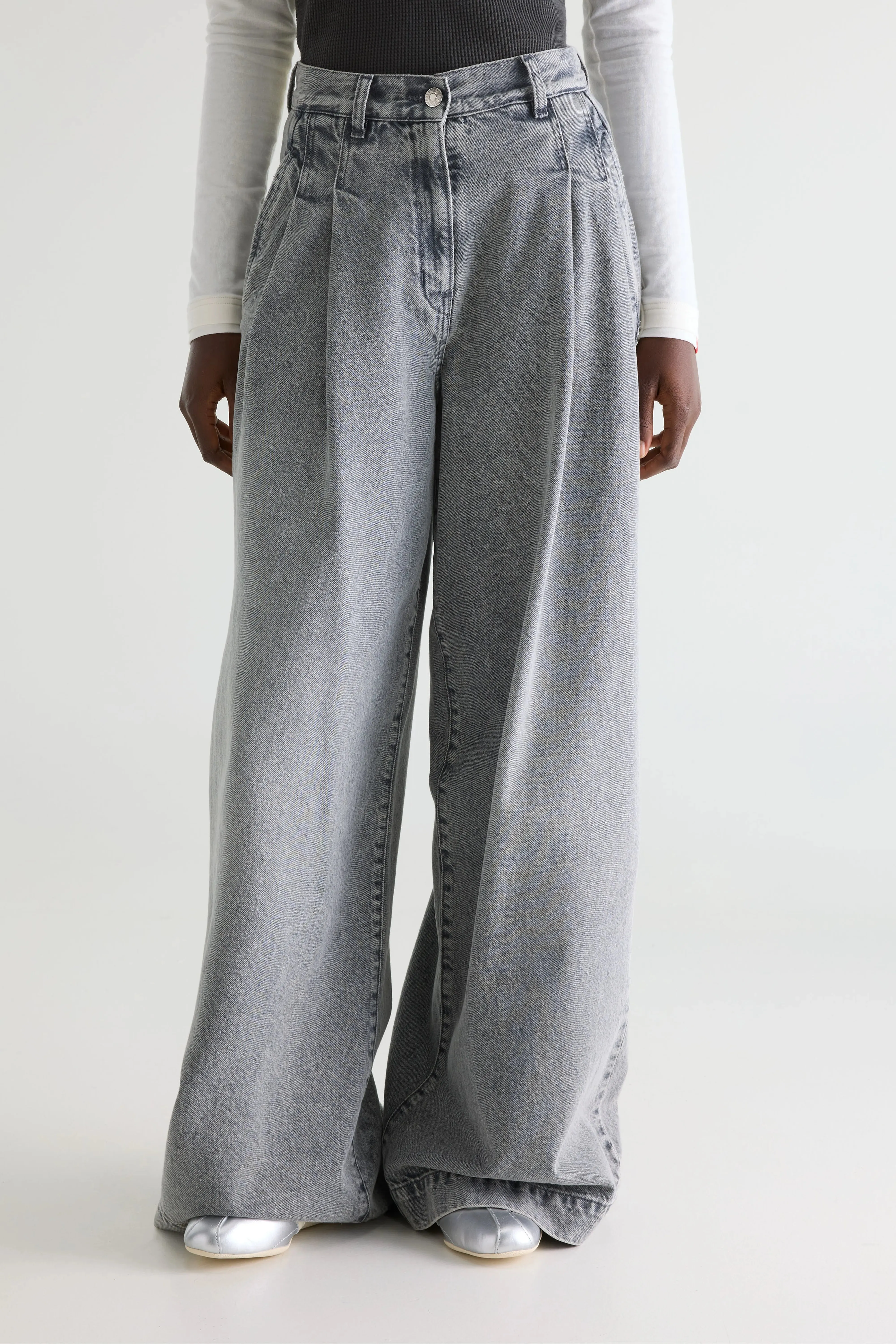 Denim N. 74 super-wide jeans (261 / W / USED GREY) sold by Bellerose product image thumbnail 3