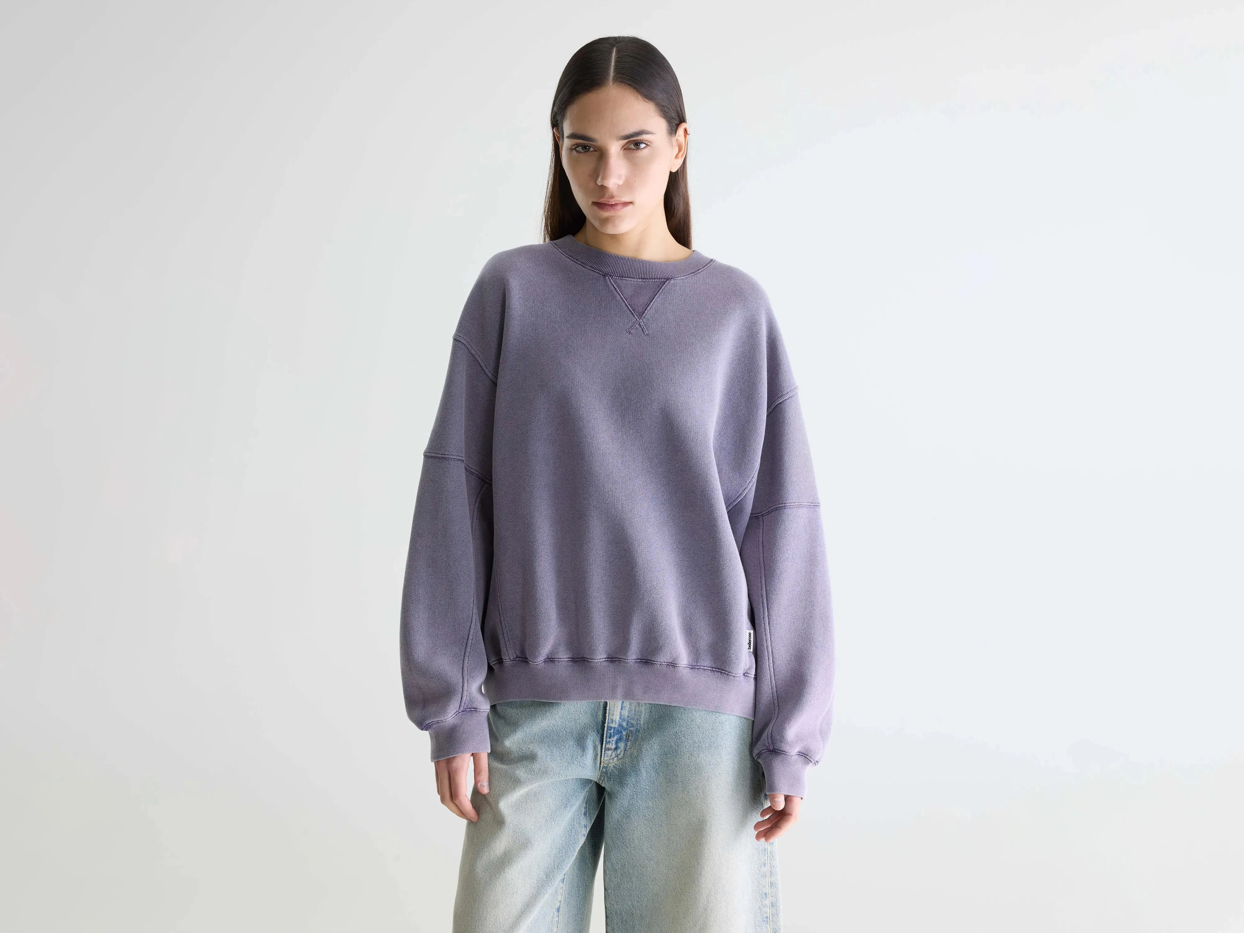 Flips crewneck sweatshirt (261 / W / GRAPE) sold by Bellerose