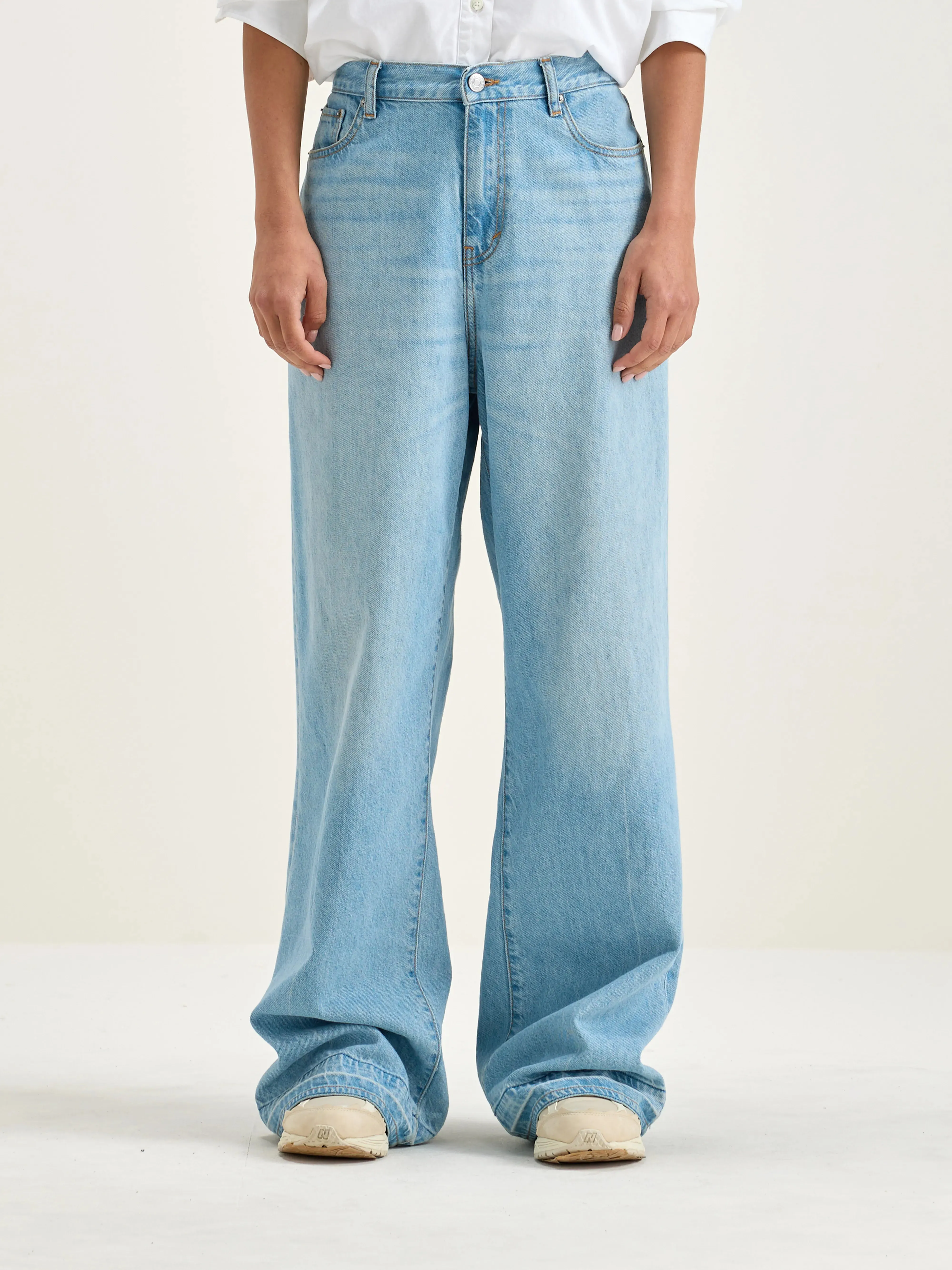 Denim N. 64 wide Jeans (242 / W / VINTAGE LT BLUE) sold by Bellerose product image thumbnail 3