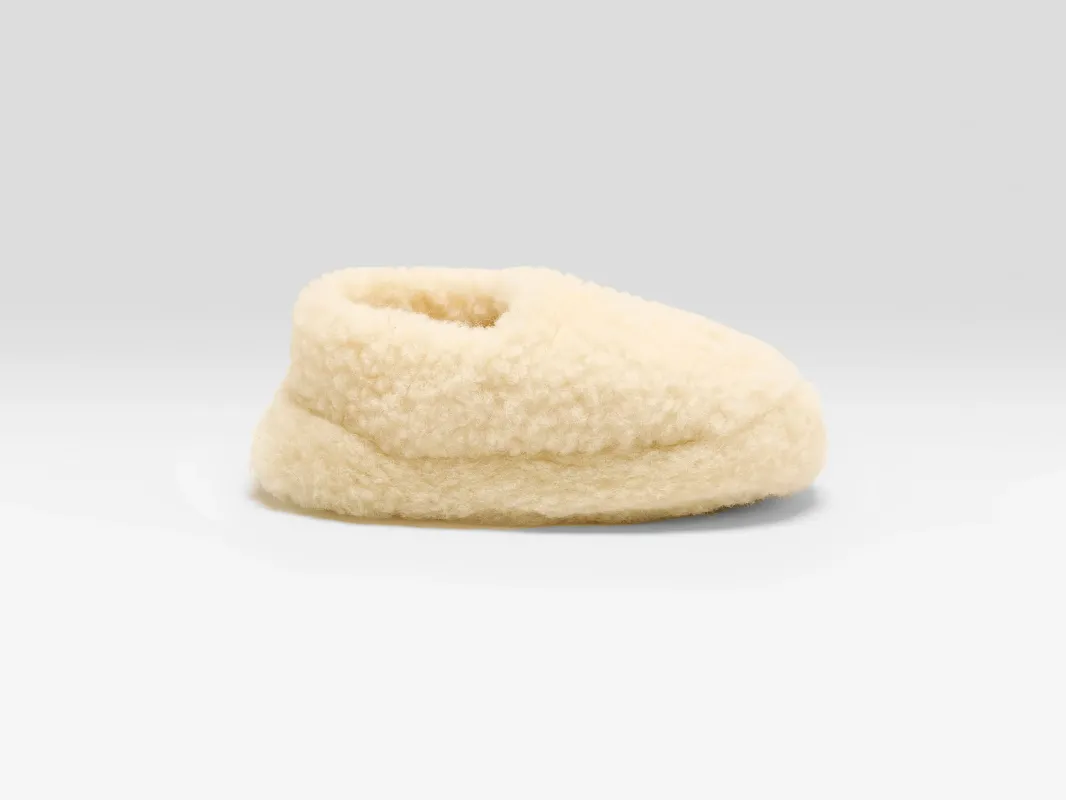 Siberian Slippers (242 / W / NATURAL) sold by Bellerose
