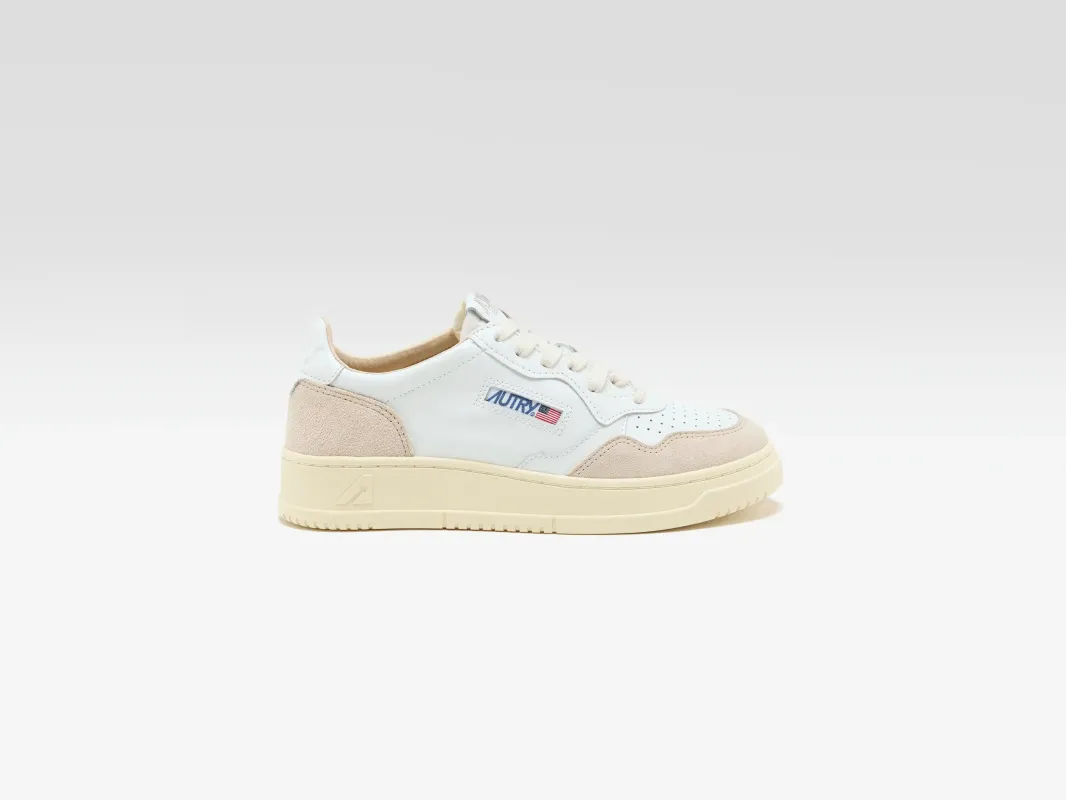 Medalist Low for Women (251 / W / WHITE) sold by Bellerose