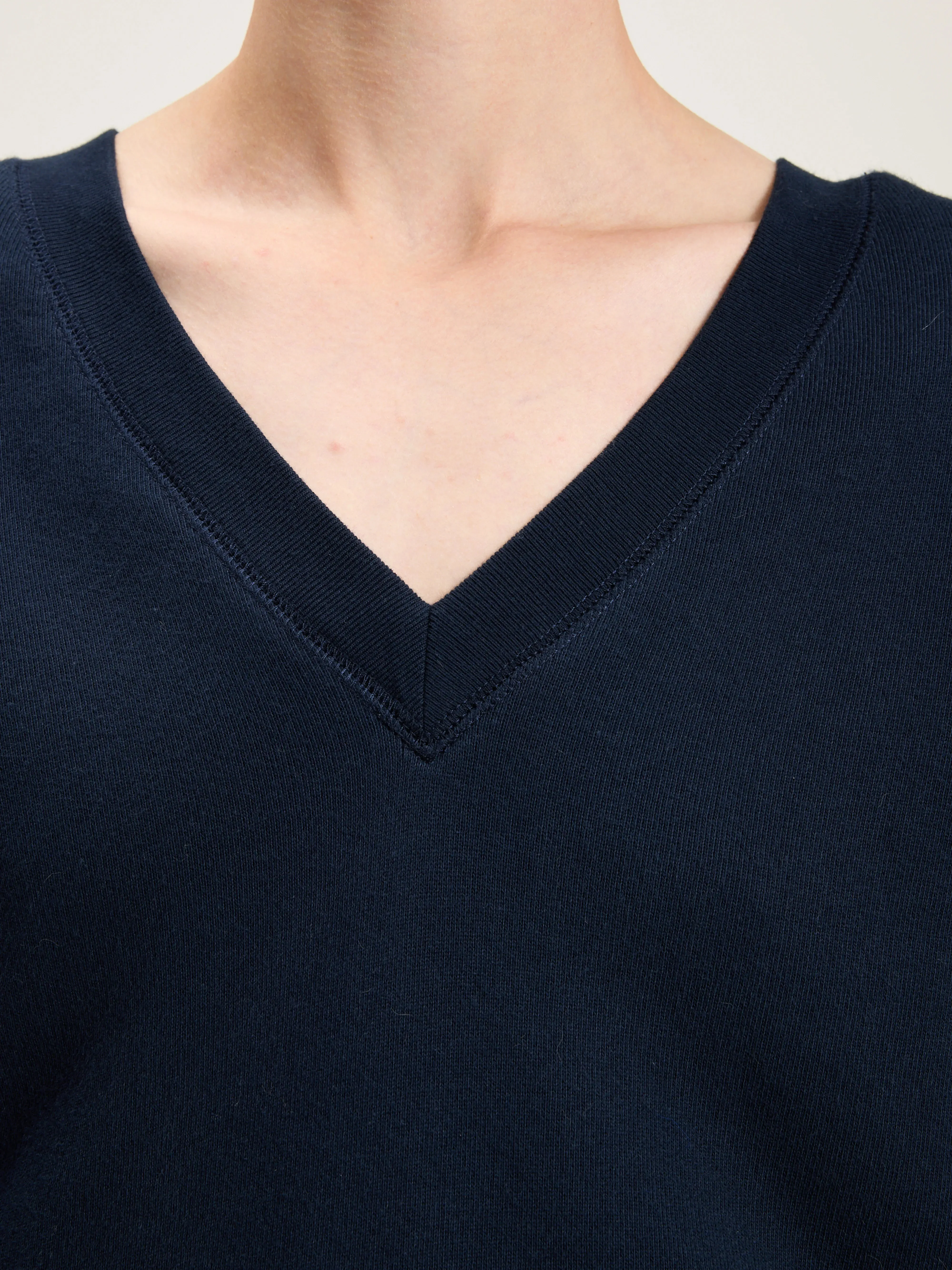 Fellow v-neck sweatshirt (242 / W / NAVY) sold by Bellerose product image thumbnail 5