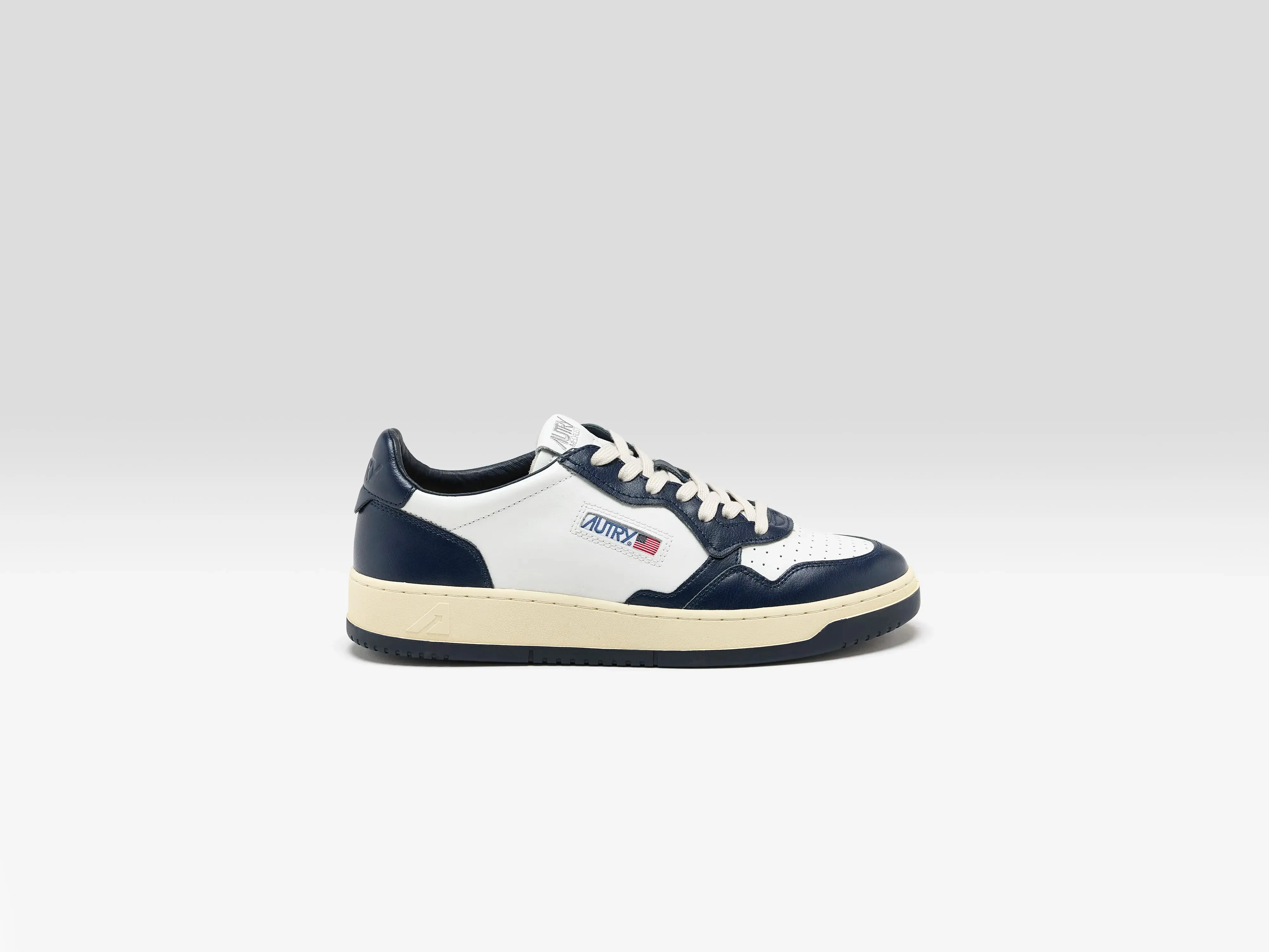 Medalist Low for Men (252 / M / BLUE) sold by Bellerose