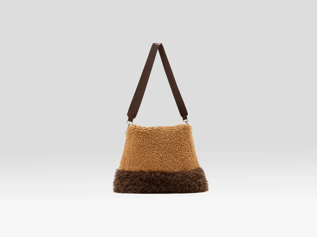 Helado shoulder bag (252 / W / SUEDE) sold by Bellerose