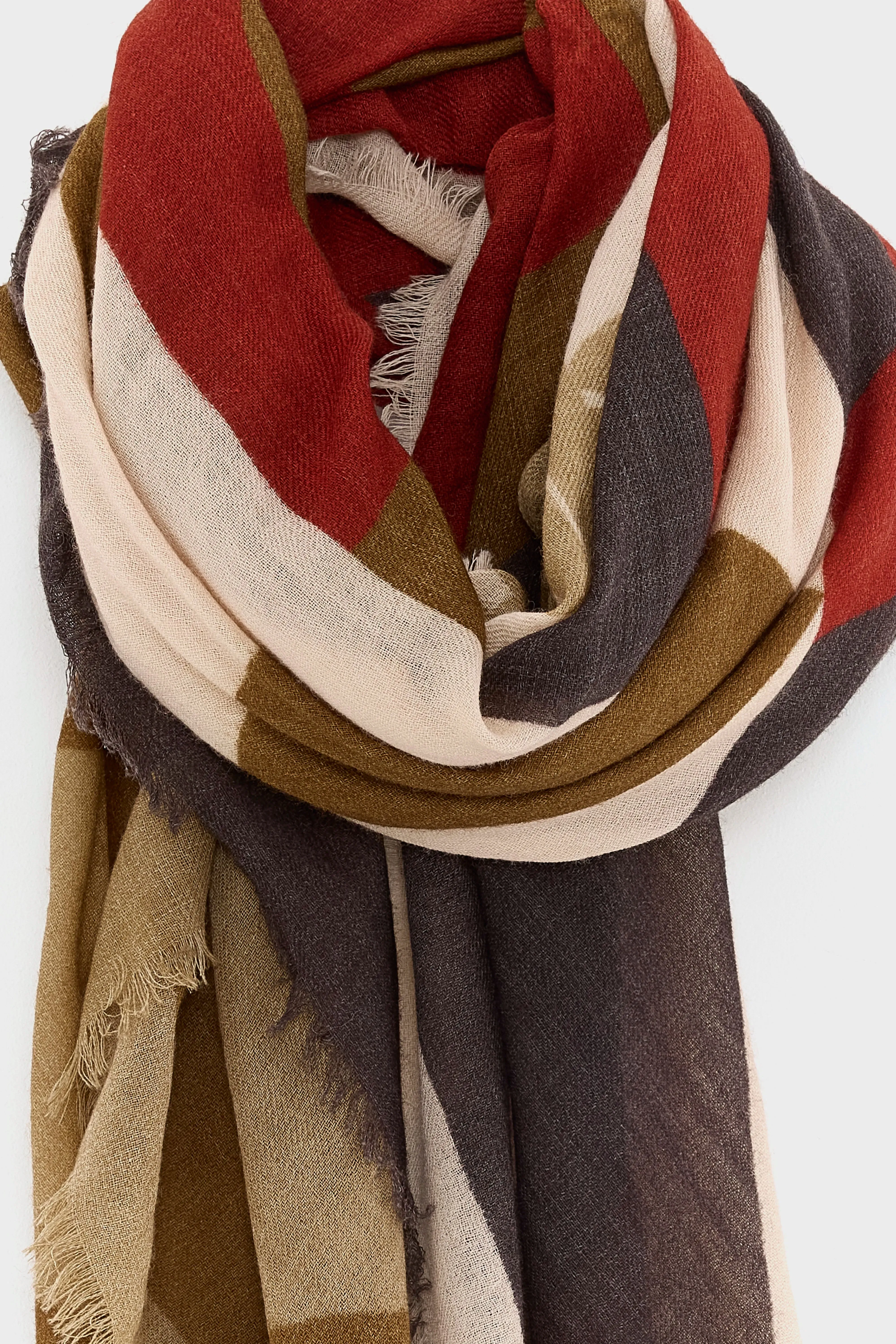 Sose square scarf (252 / W / DISPLAY B) sold by Bellerose product image thumbnail 4
