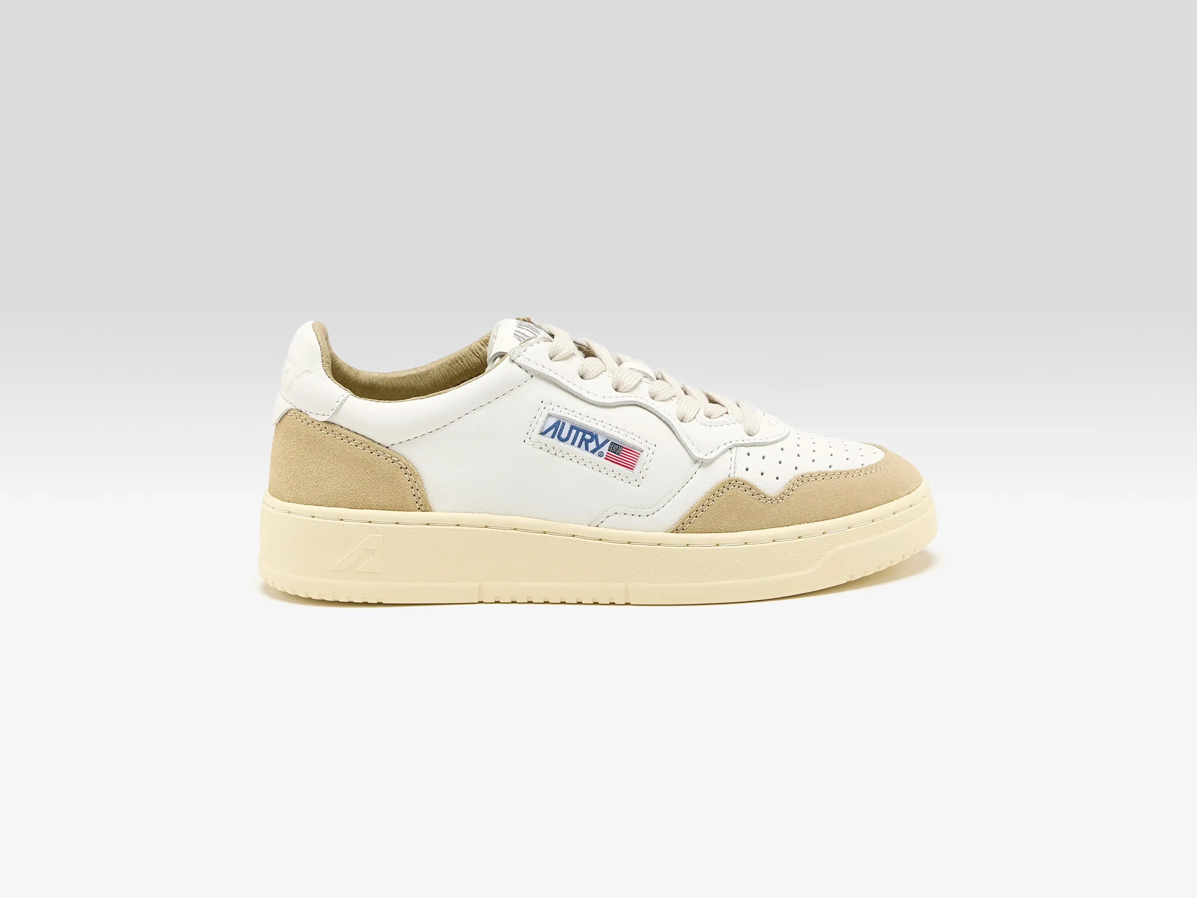 Medalist Low for Women (252 / W / YELLOW) sold by Bellerose