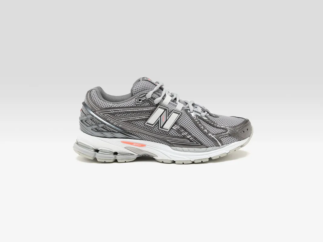 1906R for Women  (252 / W / BLACK) sold by Bellerose