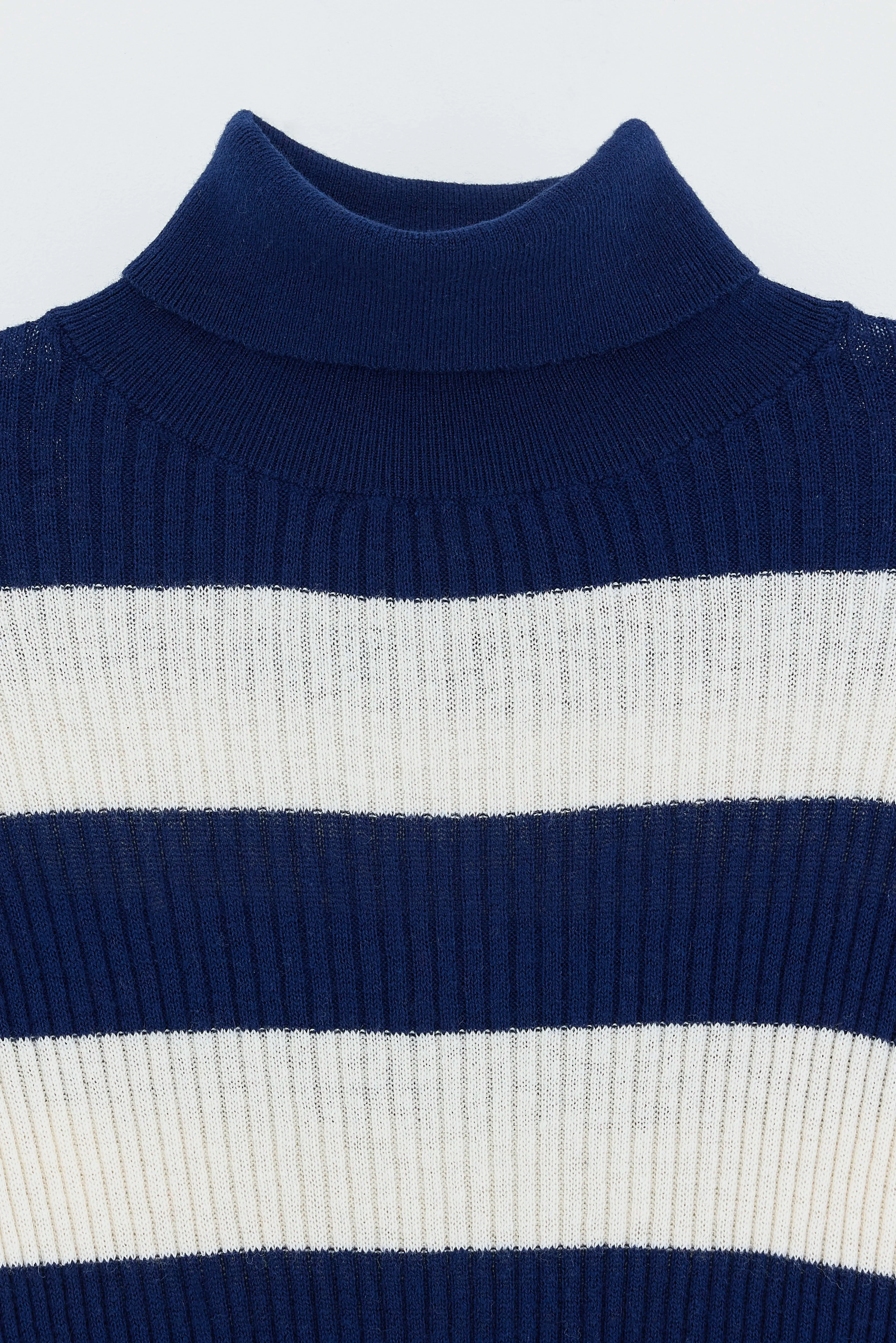 Gerzo turtle neck sweater (252 / G / STRIPE A) sold by Bellerose product image thumbnail 3