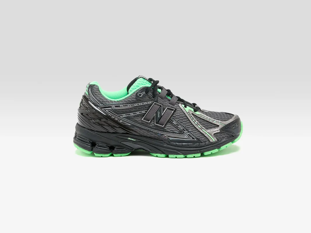 1906R for Women  (252 / W / BLACK) sold by Bellerose