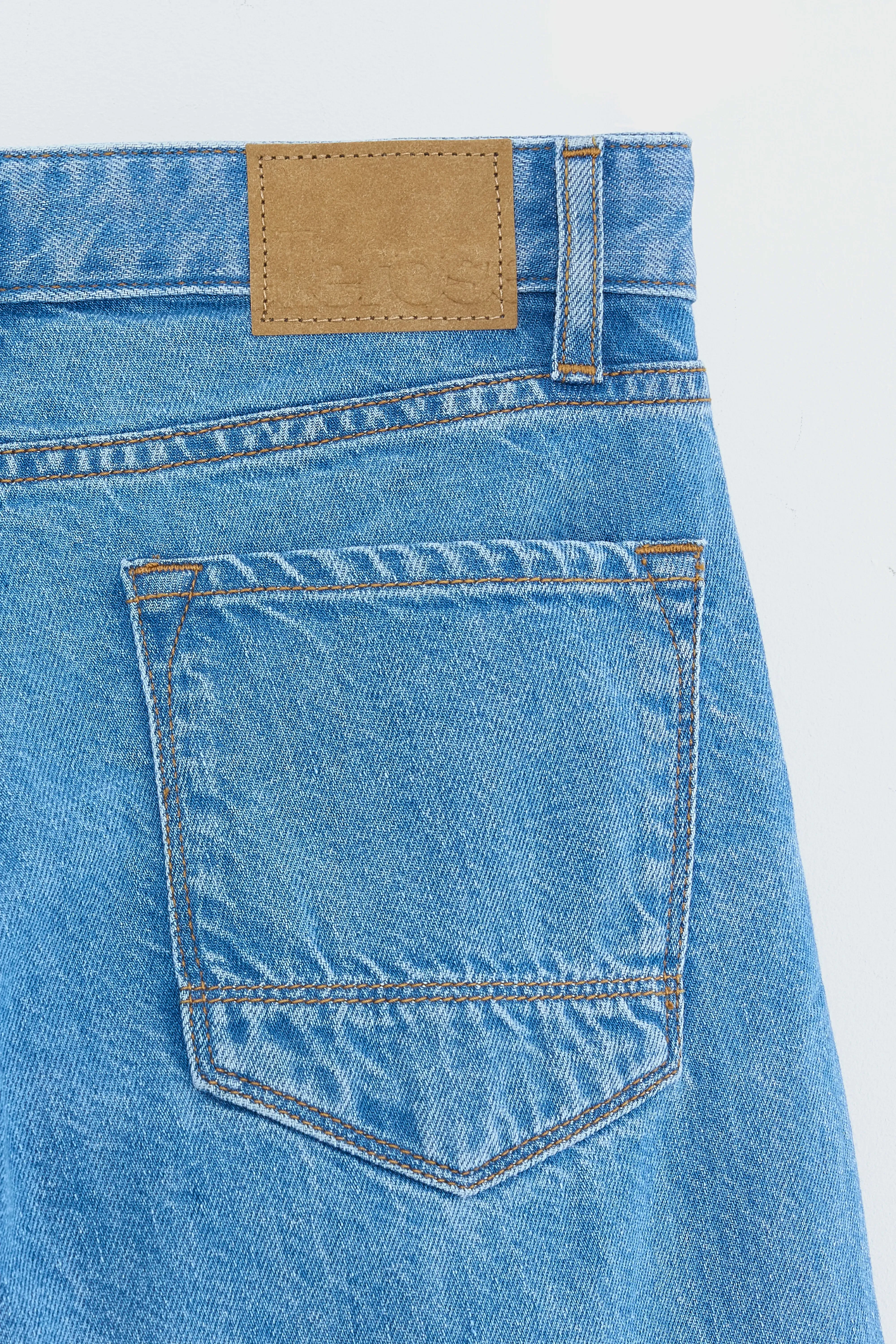 Kae wide jeans (252 / G / MD BLUE BLEACH) sold by Bellerose product image thumbnail 5