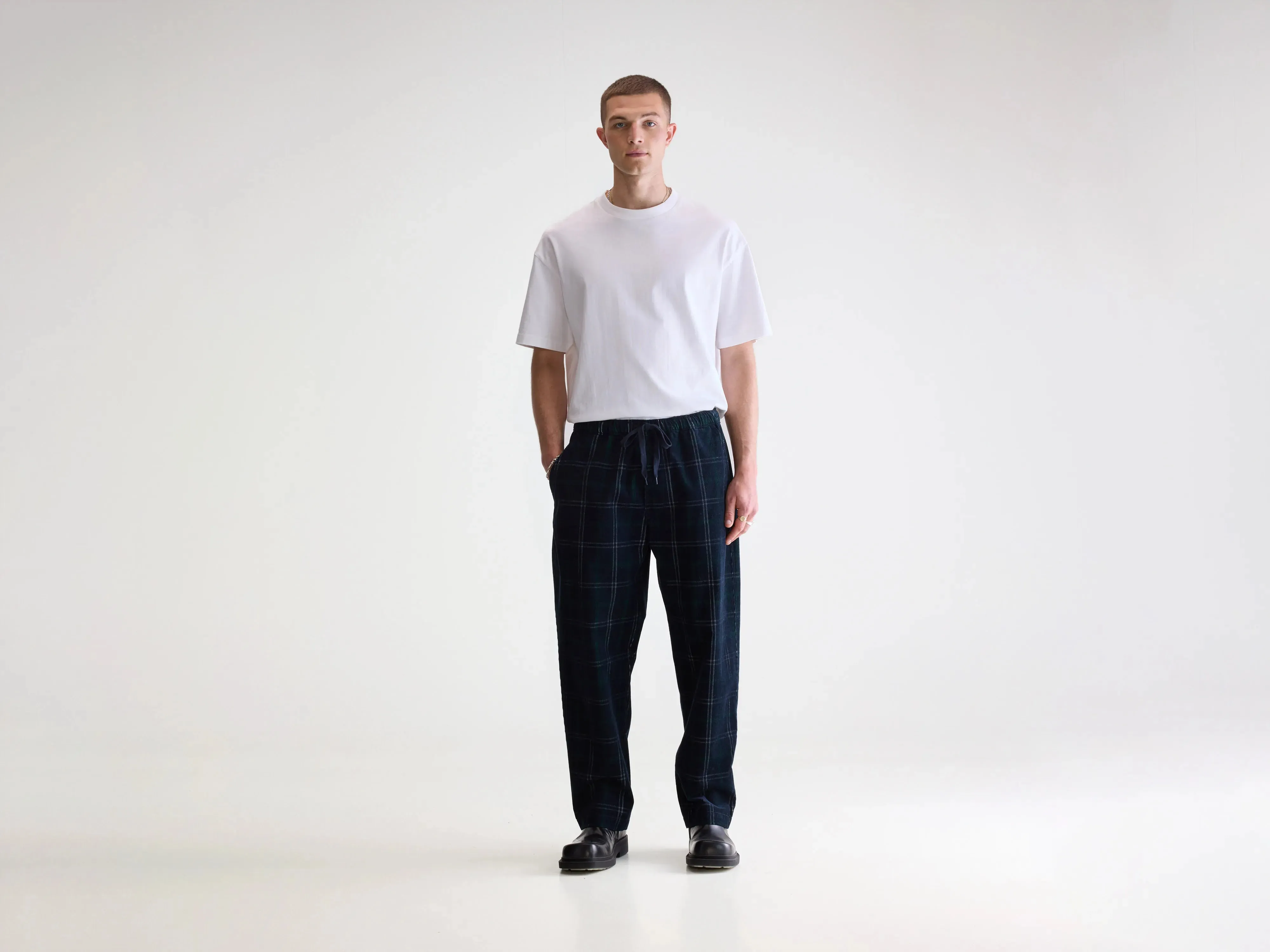 Julius baggy trousers (252 / M / CHECK A) sold by Bellerose
