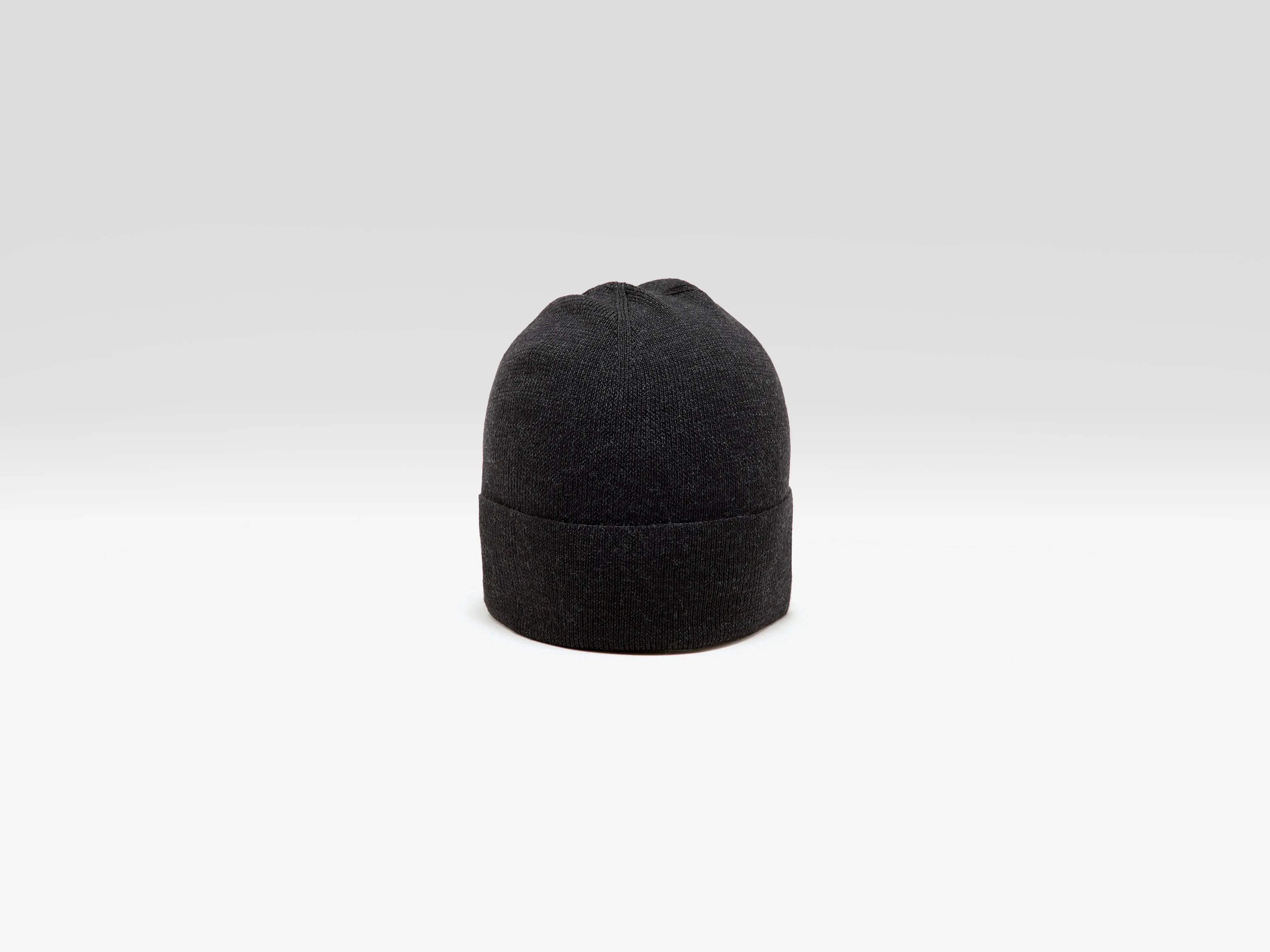 Dilbin ribbed beanie (252 / M / CHARCOAL) sold by Bellerose