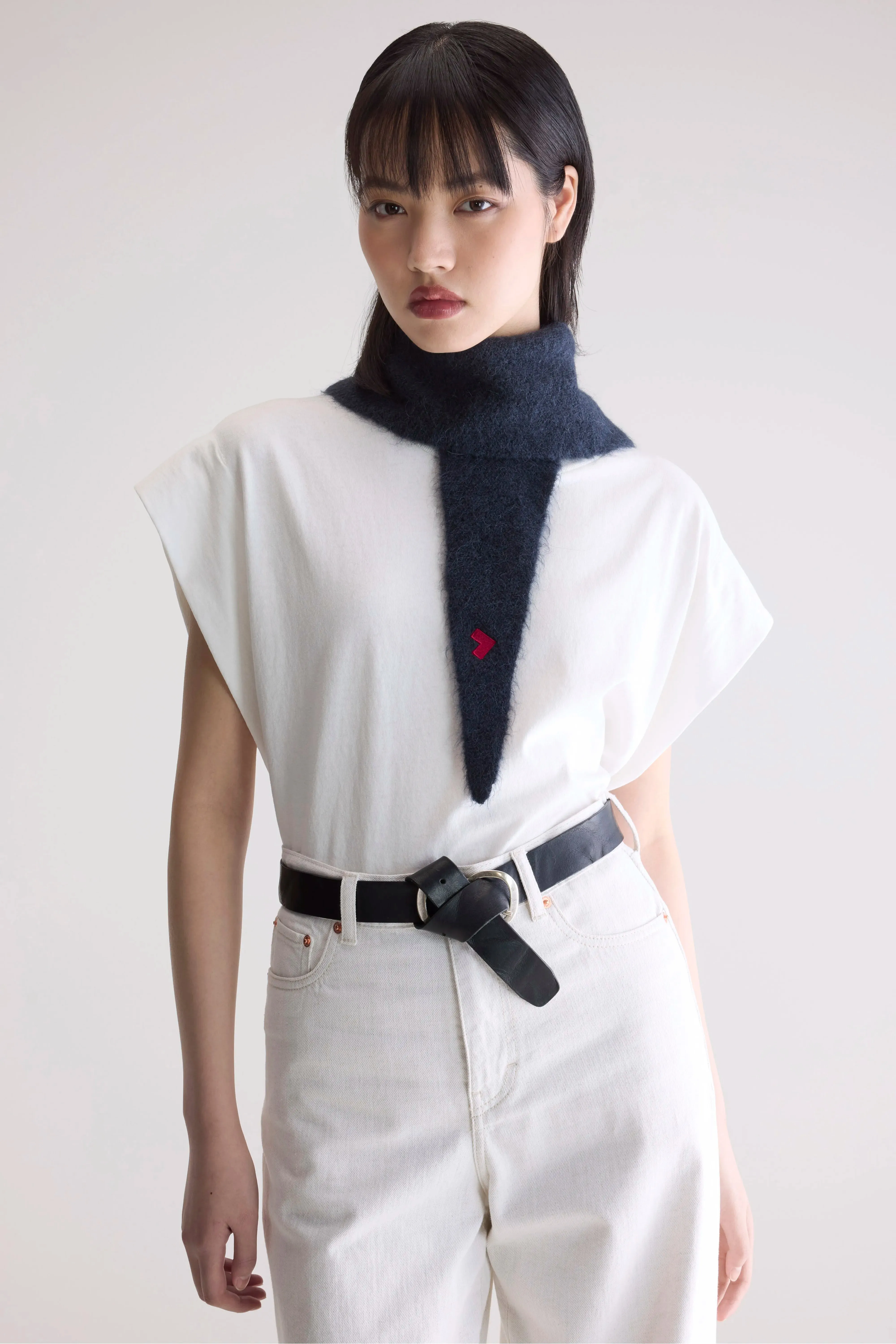 Darcol triangle scarf (252 / W / NATURAL) sold by Bellerose product image thumbnail 3