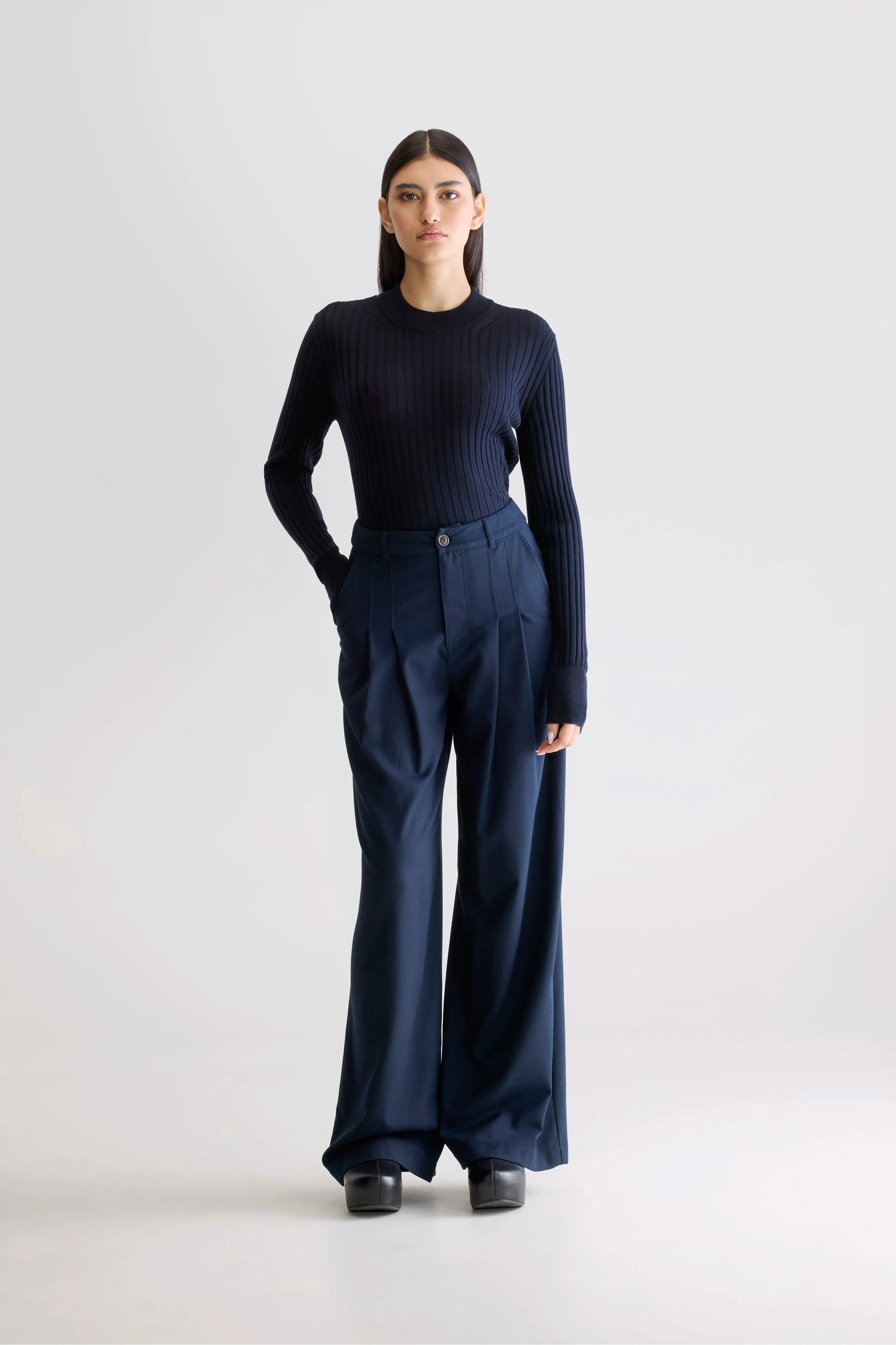 Sixtine tailored trousers (252 / W / NAVY) sold by Bellerose product image thumbnail 2