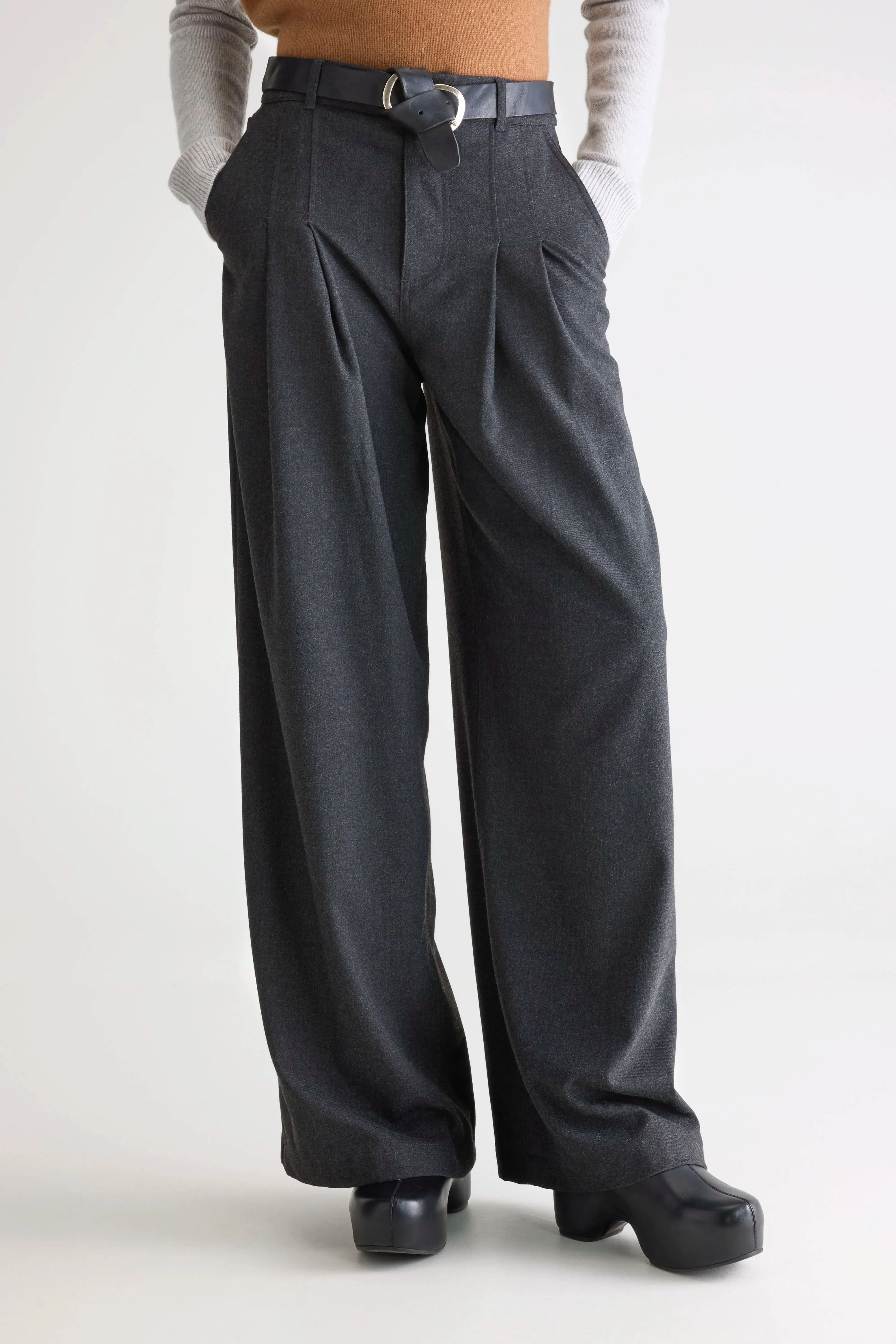 Sixtine tailored trousers (252 / W / ANTHRACITE) sold by Bellerose product image thumbnail 3