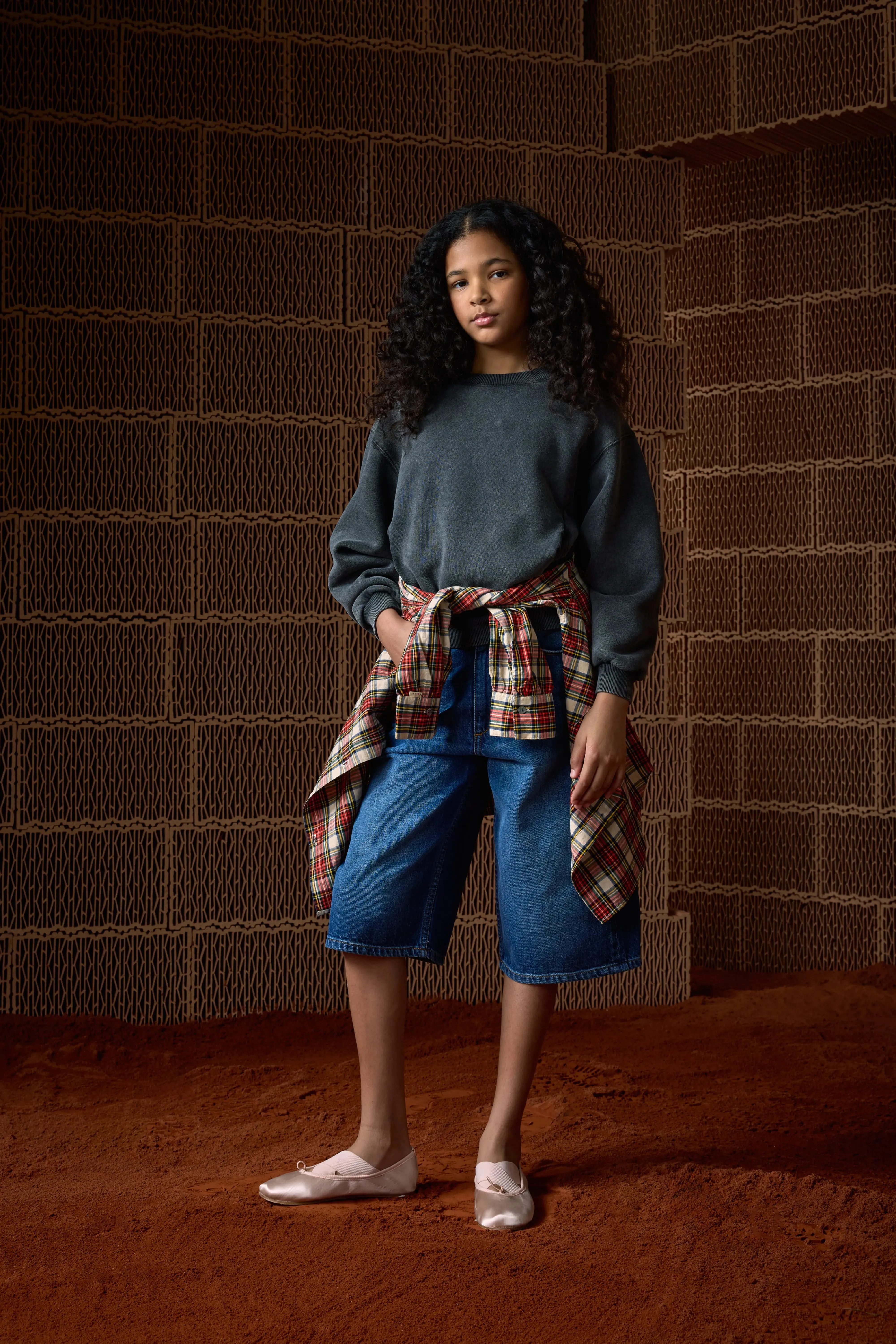 Fadopo relaxed sweatshirt (252 / G / BLACK) sold by Bellerose product image thumbnail 2