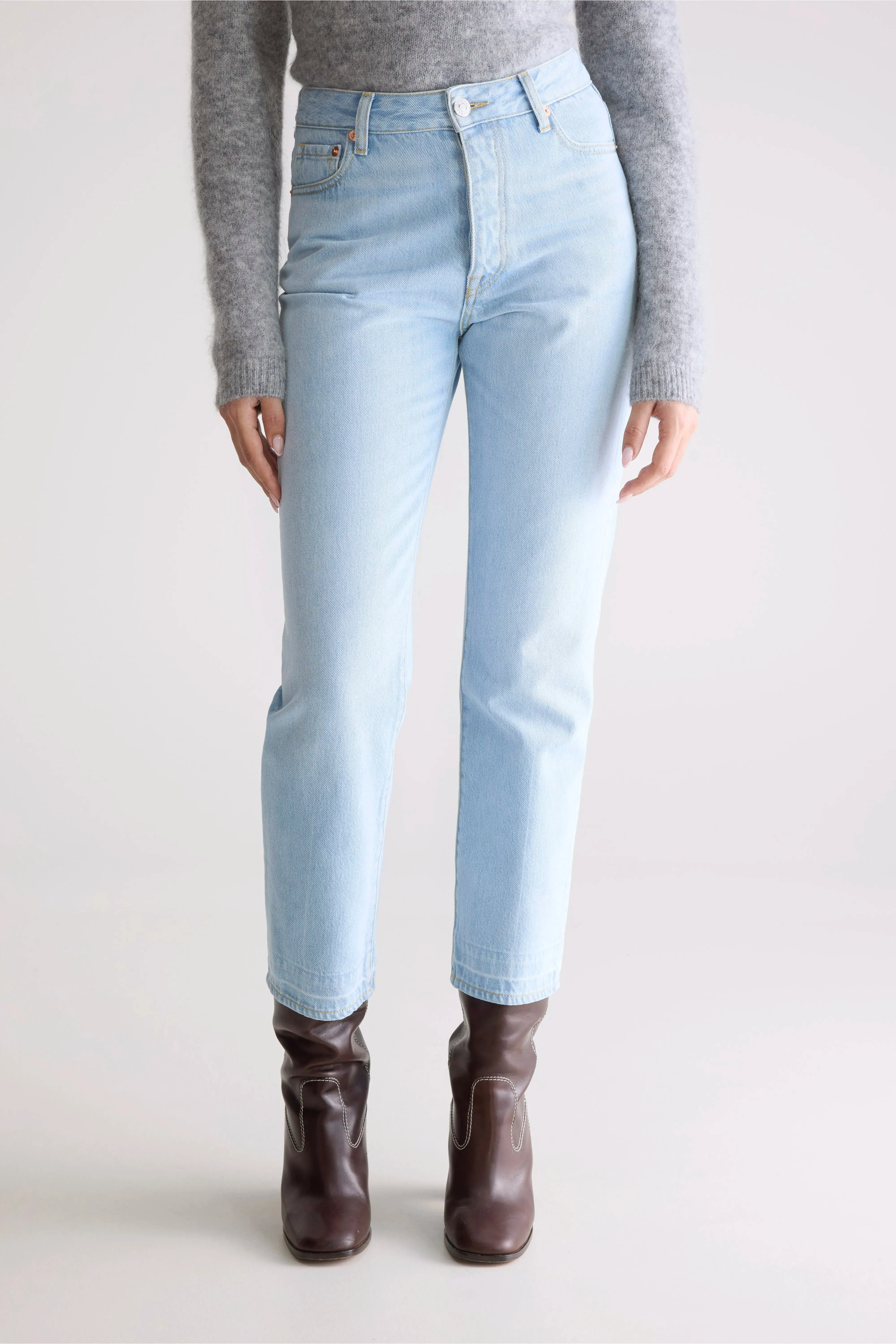 Denim N. 34 regular jeans (252 / W / USED LT BLUE) sold by Bellerose product image thumbnail 3