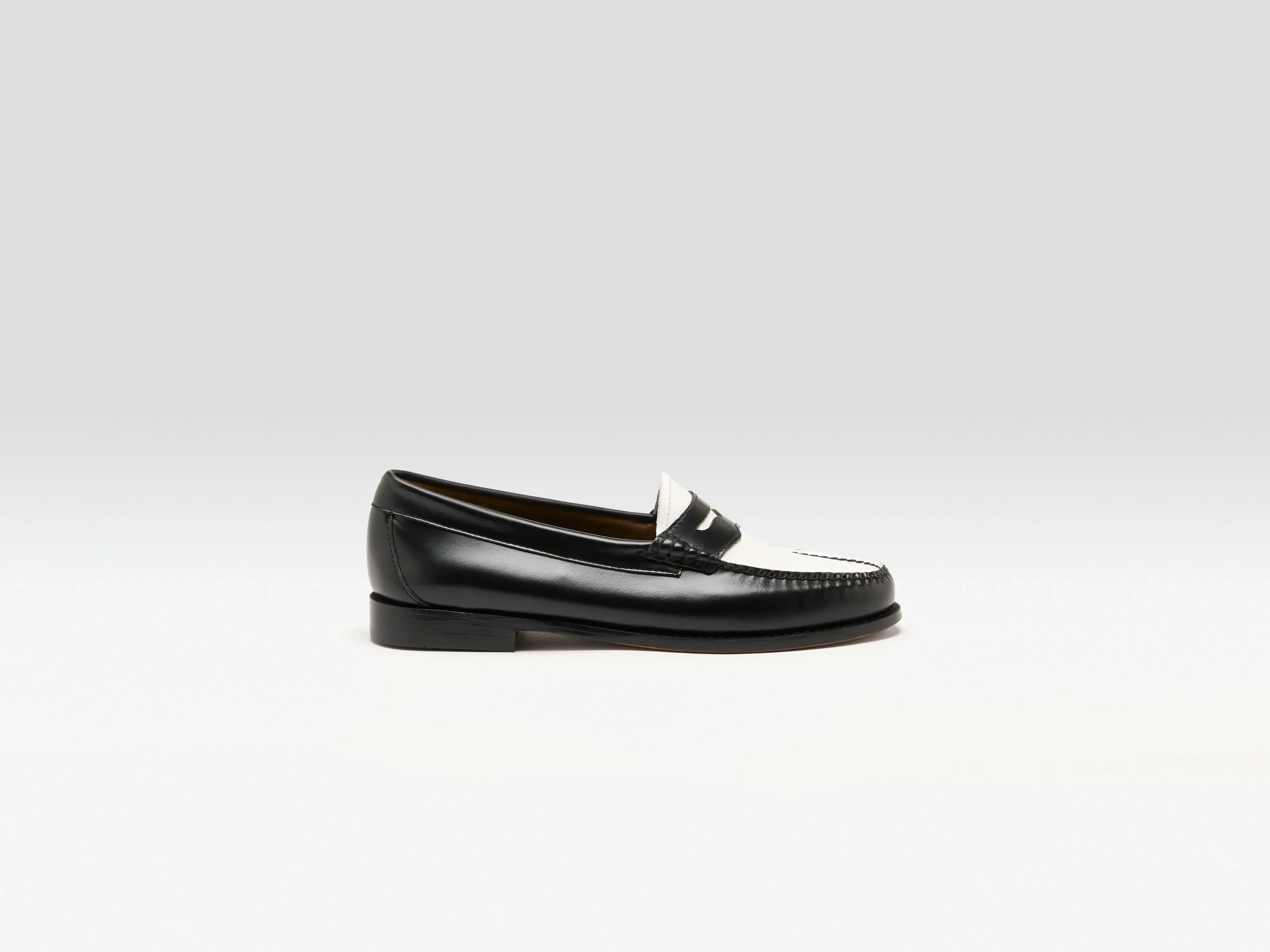 Weejuns Penny Loafers for Women (251 / W / BLACK) sold by Bellerose
