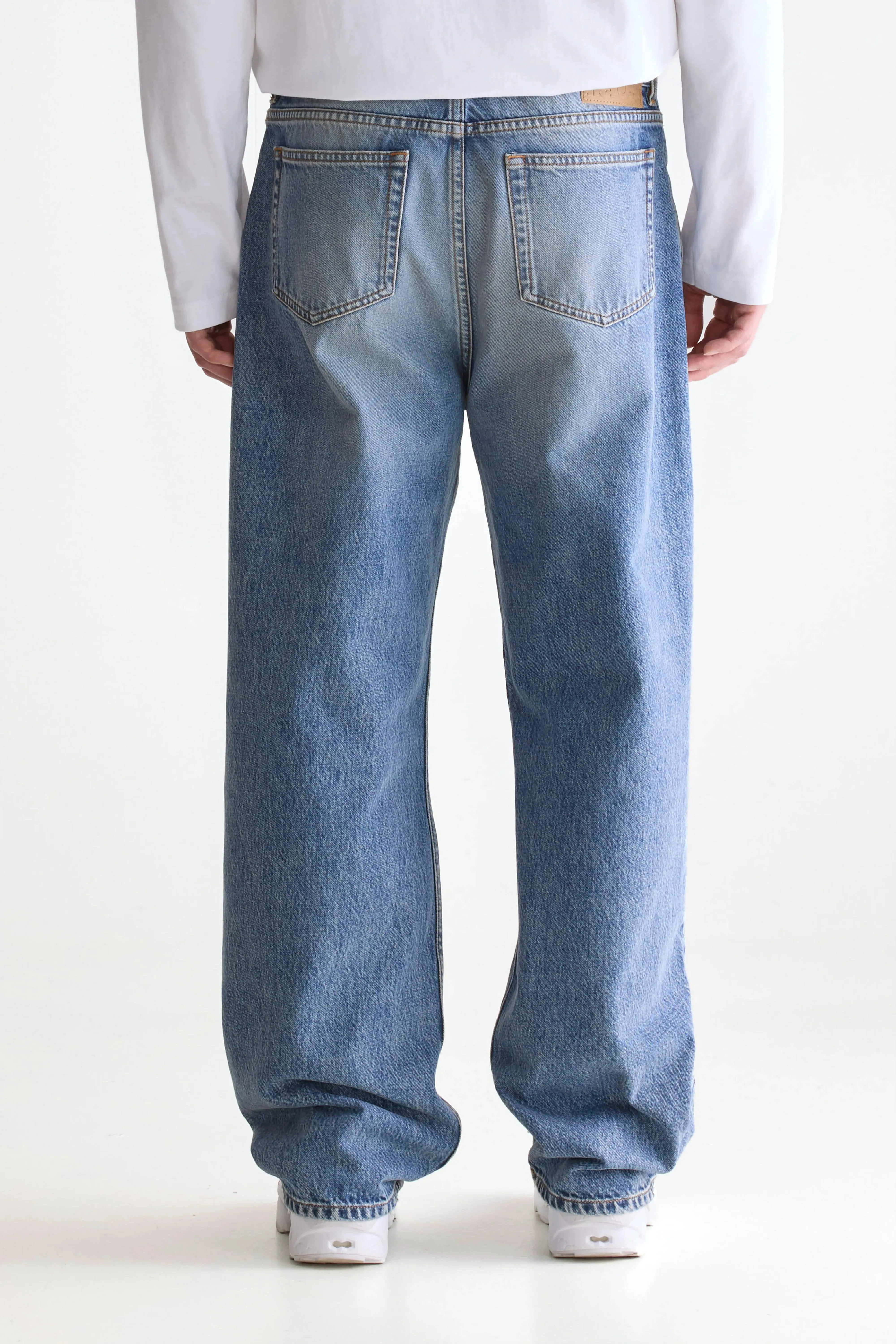 Denim N. 08 straight jeans (251 / M / VINTAGE LT BLUE) sold by Bellerose product image thumbnail 4