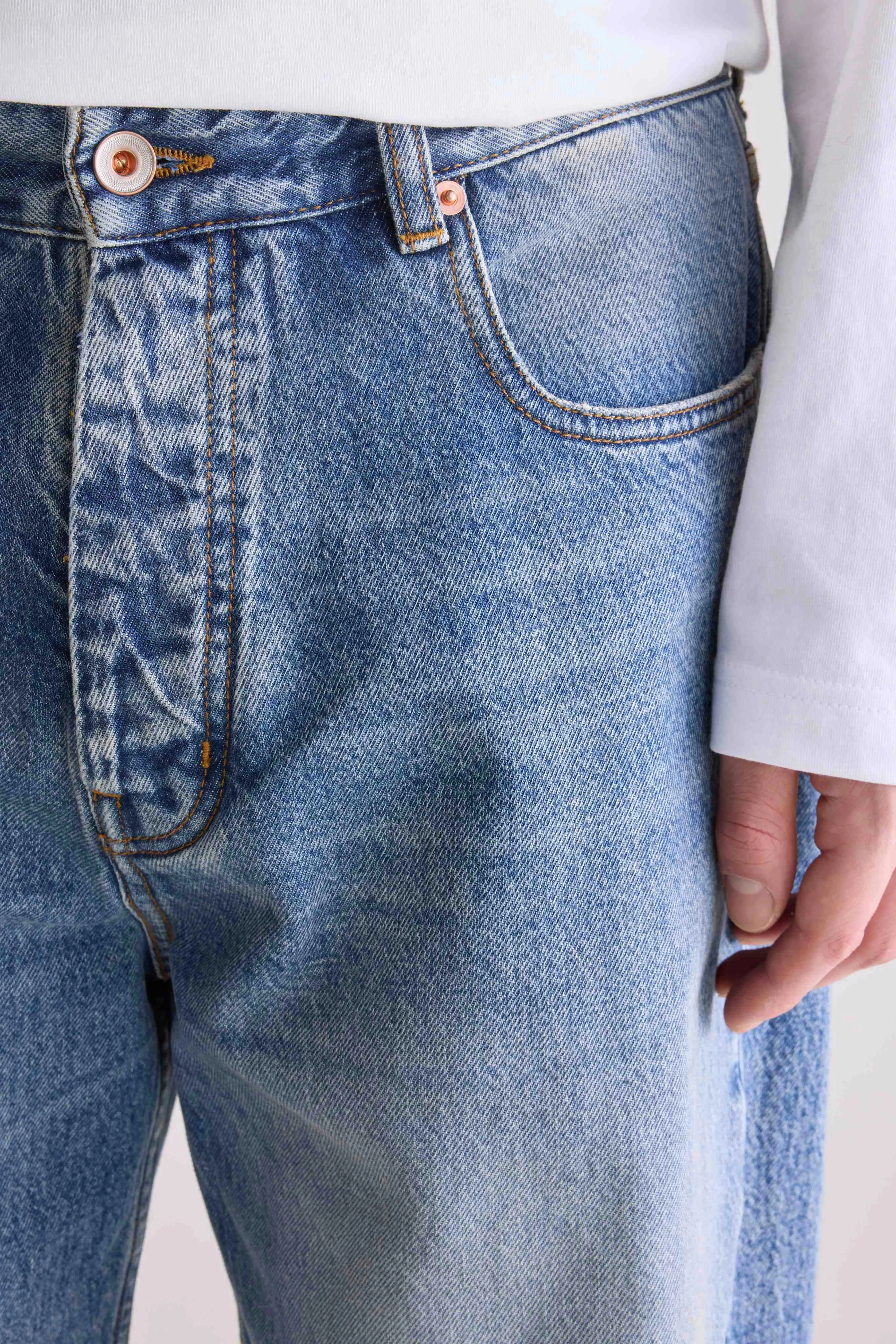 Denim N. 08 straight jeans (251 / M / VINTAGE LT BLUE) sold by Bellerose product image thumbnail 5