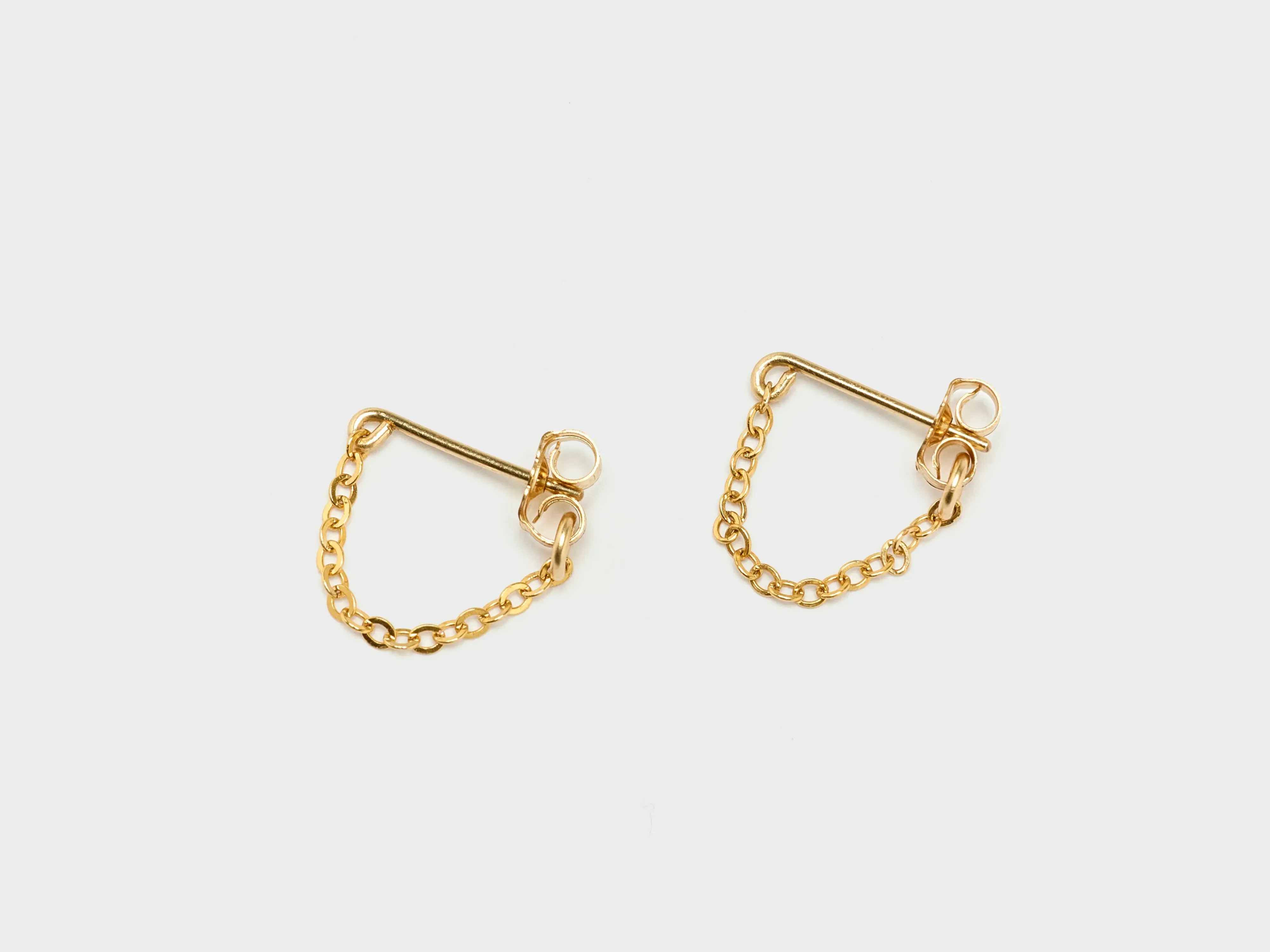 Essential Chain Earrings (242 / W / GOLD) sold by Bellerose