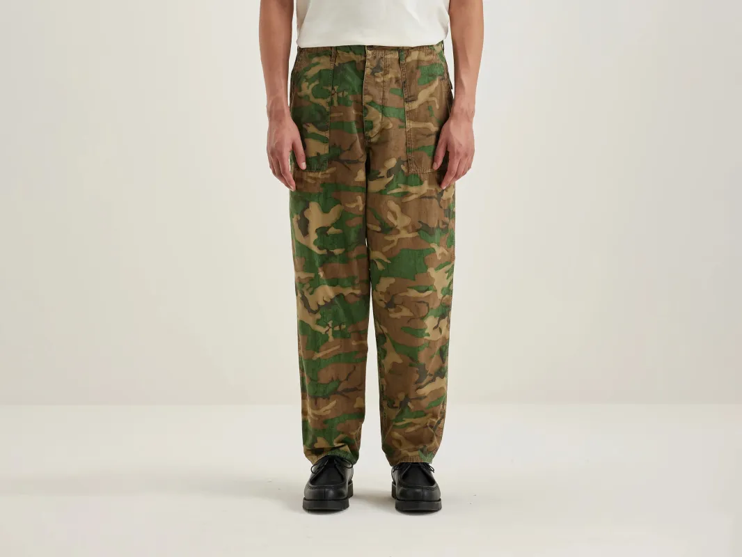 Kargo cropped tapered trousers (242 / M / COMBO A) sold by Bellerose