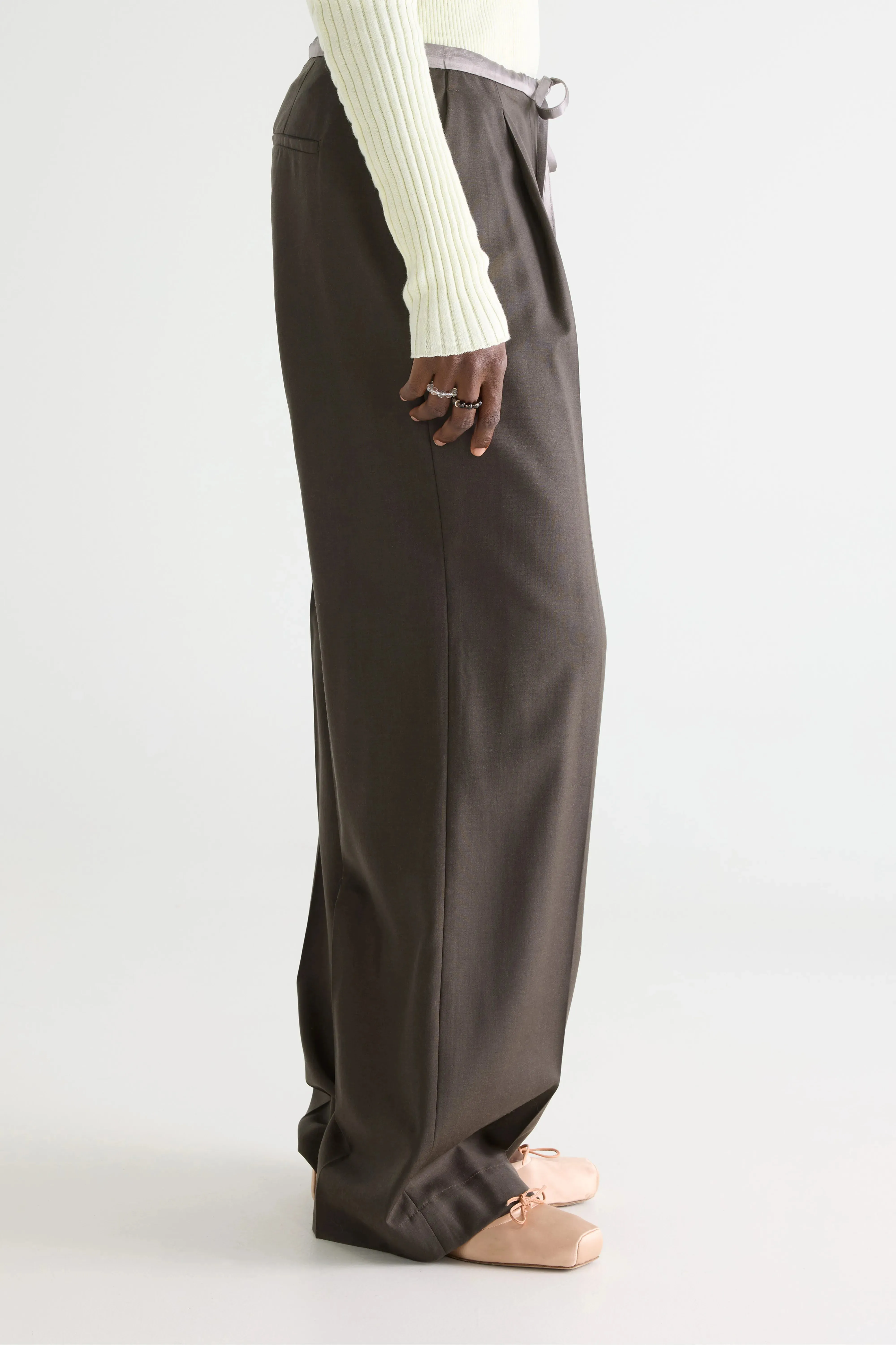 Vestal regular trousers (261 / W / DARK ROAST) sold by Bellerose product image thumbnail 5