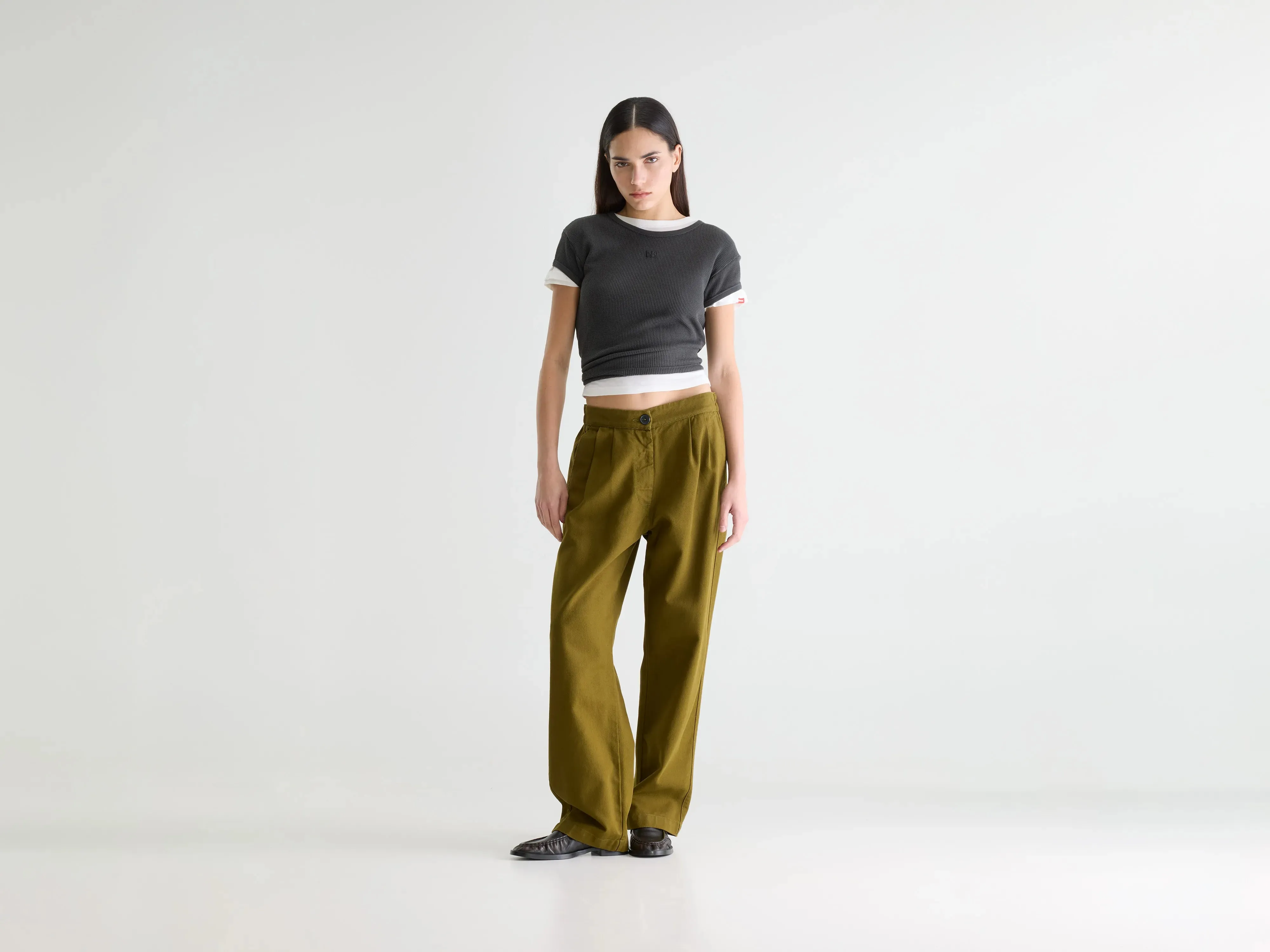 Pillow regular trousers (261 / W / VETIVER) sold by Bellerose