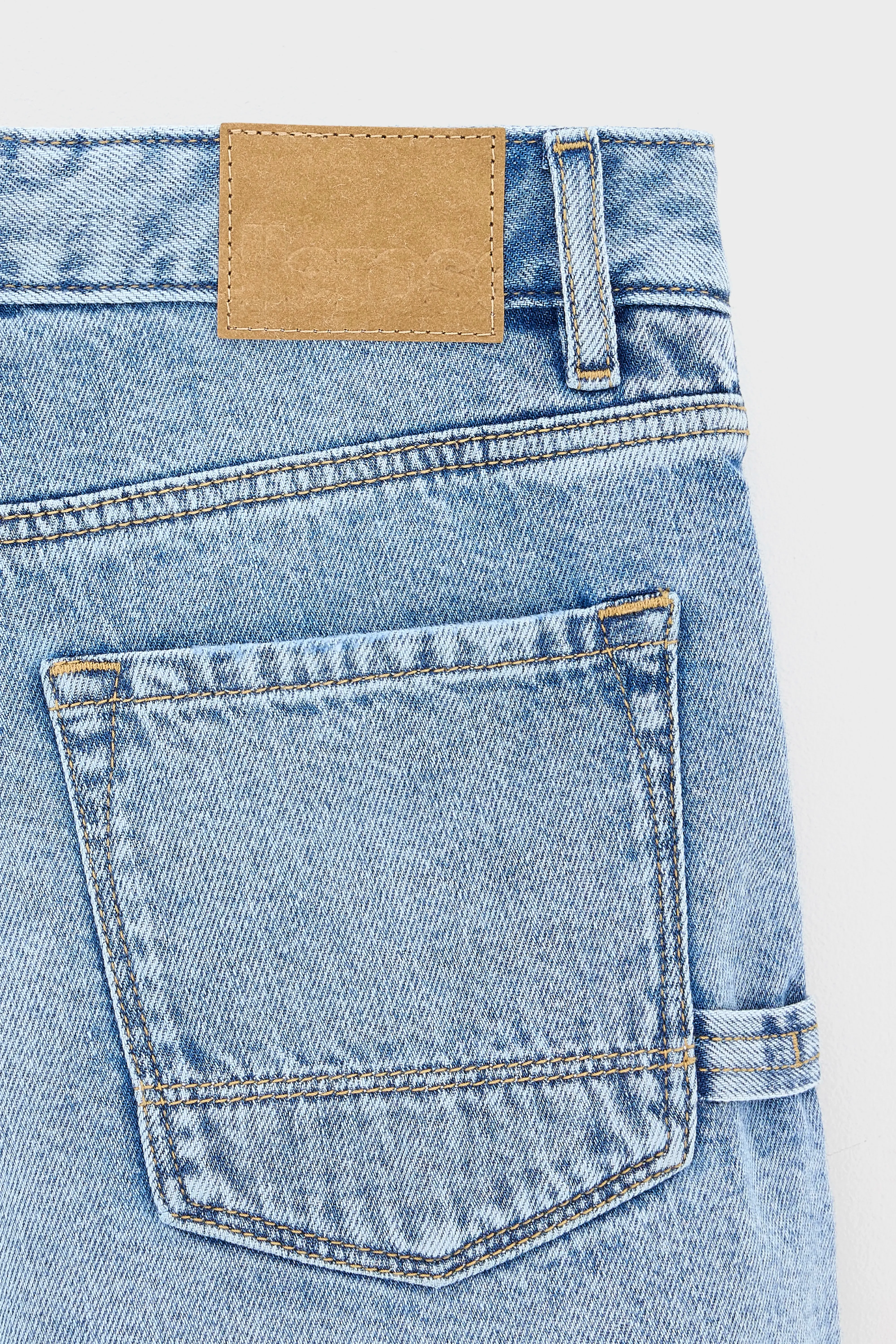 Kyle denim shorts (261 / G / LT BLUE BLEACH) sold by Bellerose product image thumbnail 5