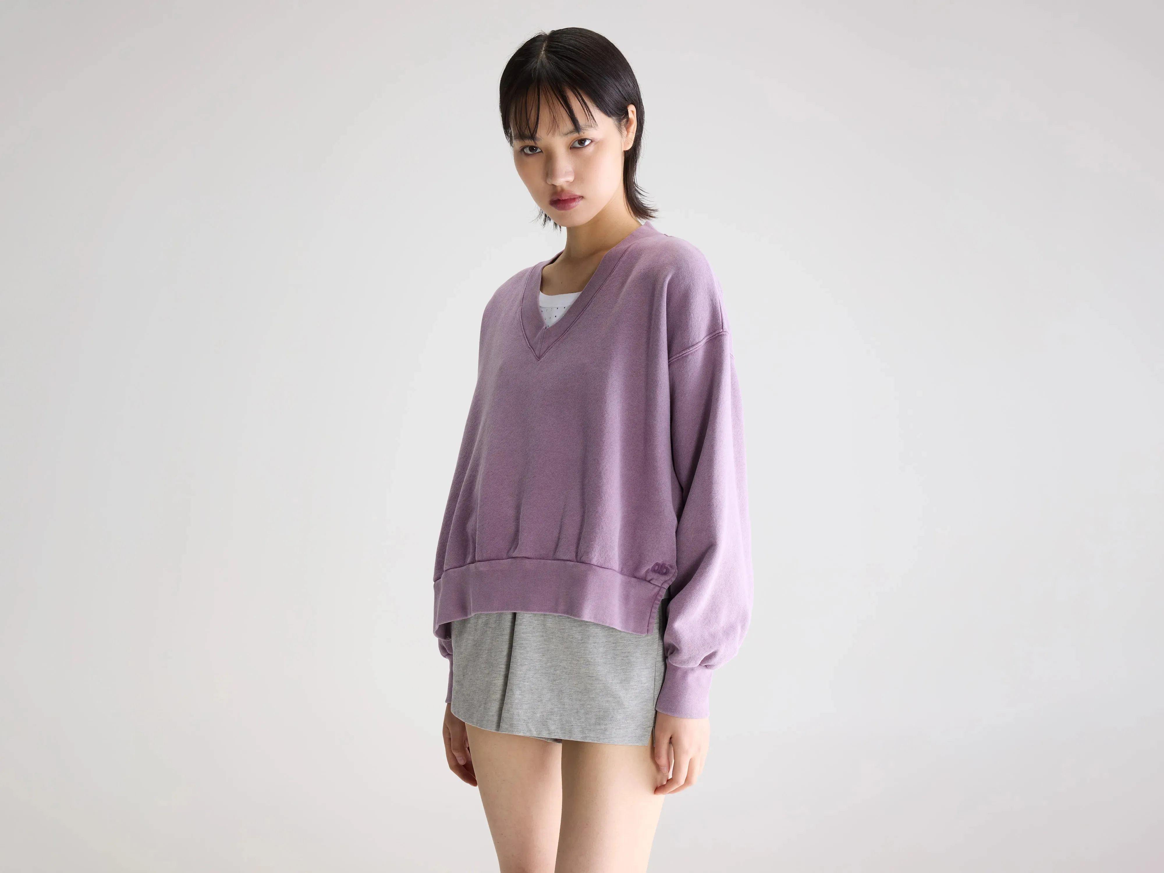 Varola v-neck sweatshirt (261 / W / CROCUS) sold by Bellerose