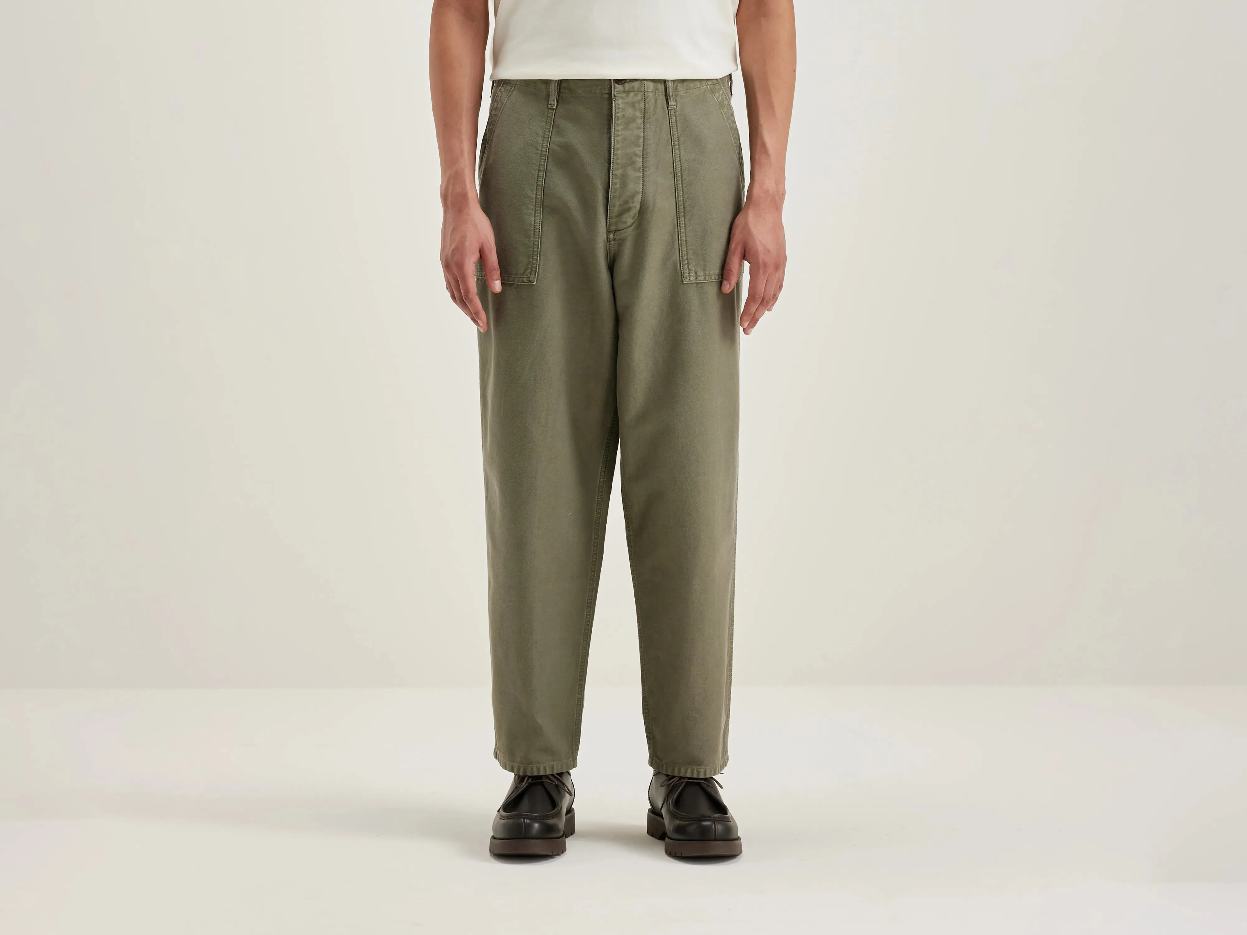 Kargo cropped tapered trousers (242 / M / DUSTY OLIVE) sold by Bellerose