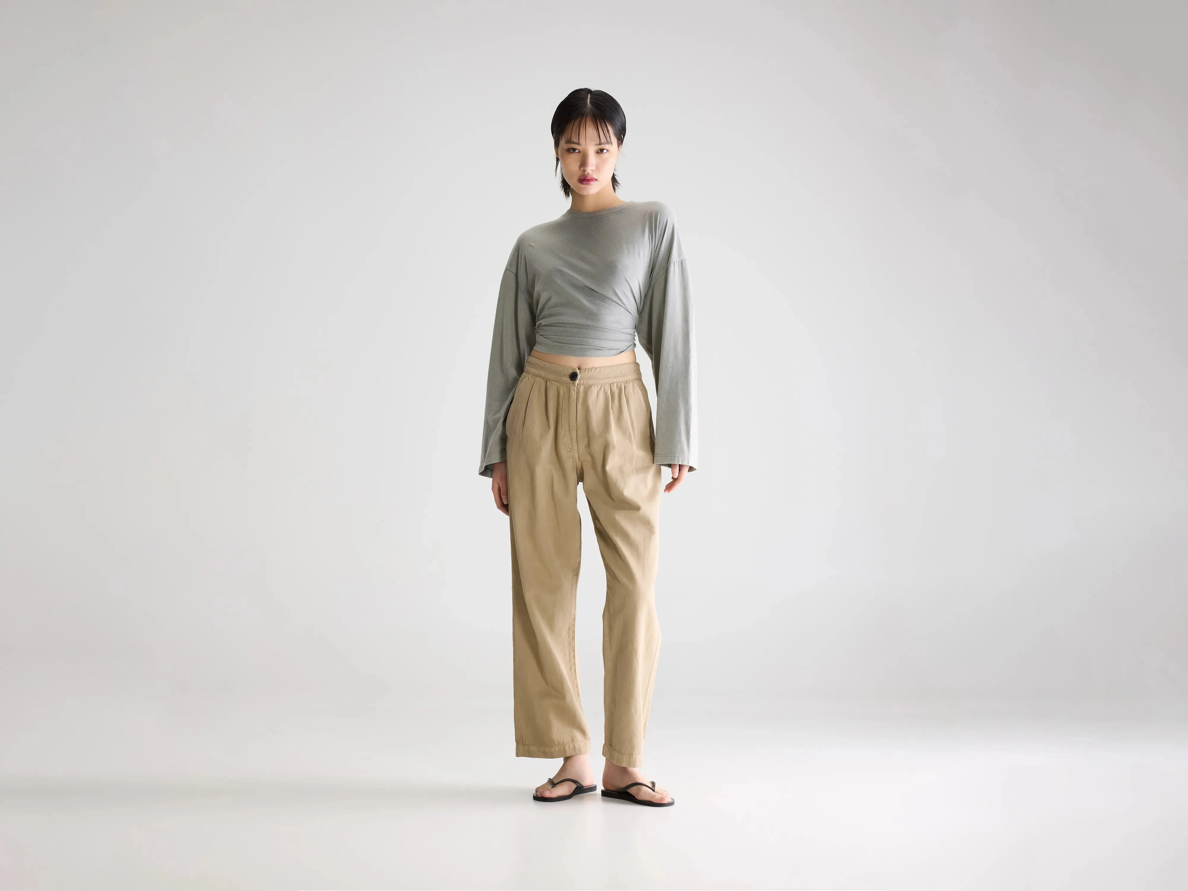 Pillow regular trousers (261 / W / CLAY) sold by Bellerose