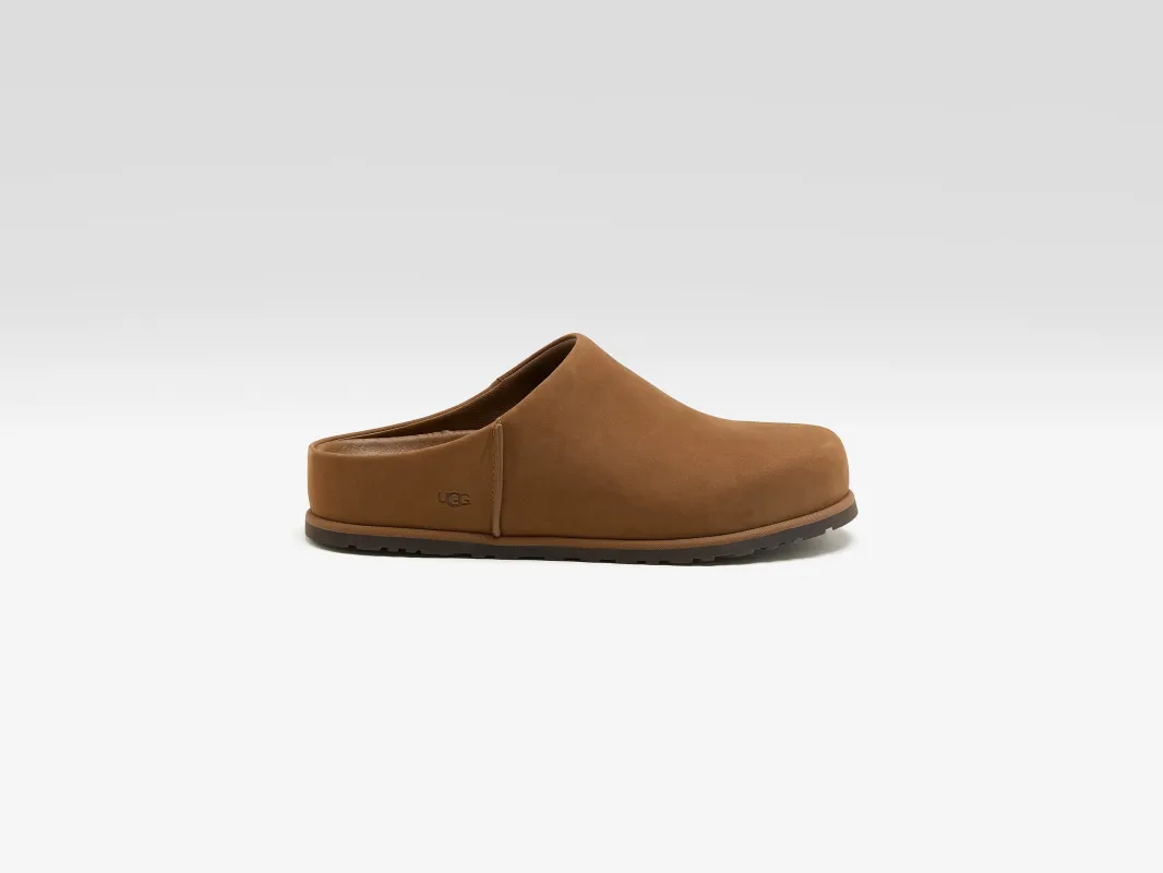 Otzo Clogs for Men  (261 / M / CHESTNUT) made by UGG
