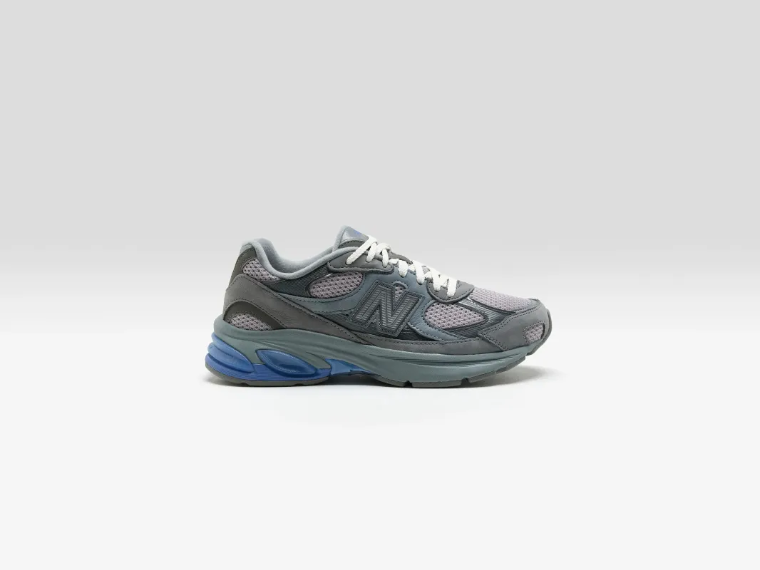 2010 for Women  (261 / W / GREY) made by New Balance