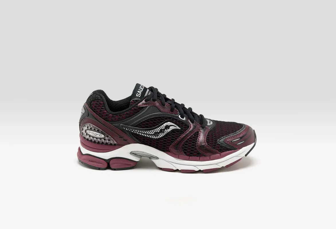 ProGrid Triumph 4 for Women  (252 / W / RED) made by Saucony