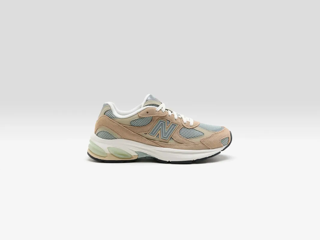 2010 for Women  (261 / W / BEIGE) made by New Balance
