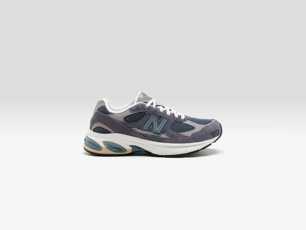 2010 for Women  (261 / W / NIGHT SHADOW) made by New Balance