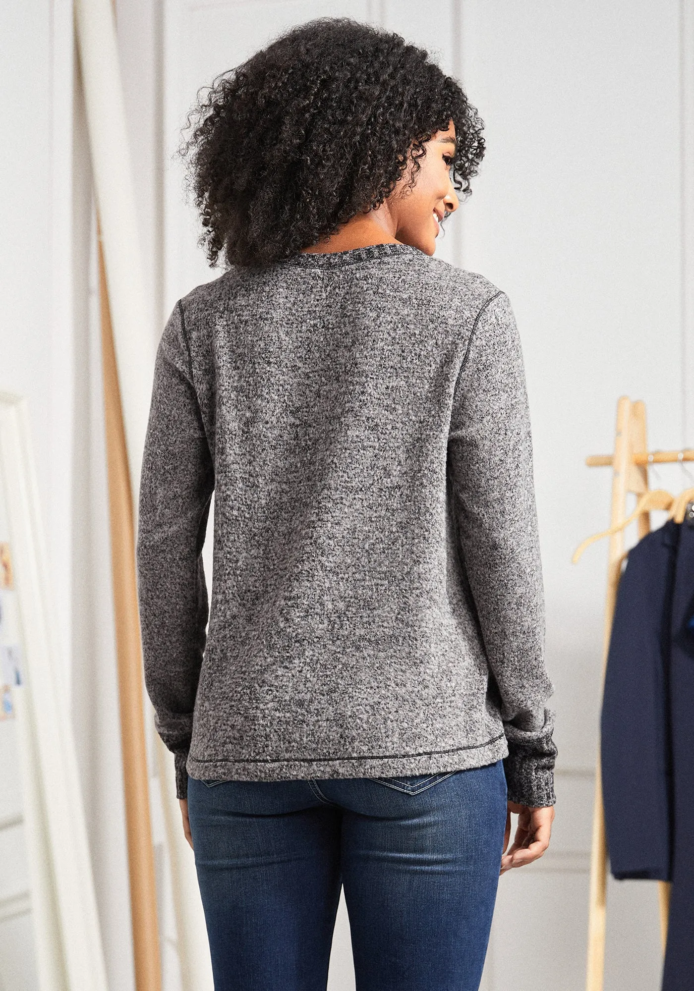 UltraEase Scoop Long Sleeve (Charcoal) sold by Betabrand product image thumbnail 4