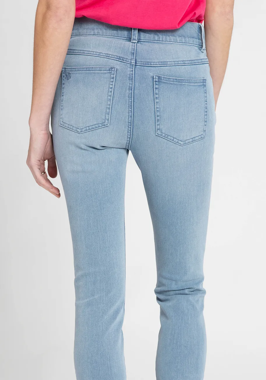 Signature Mid-Rise Denim | Skinny (Cloud Wash) sold by Betabrand product image thumbnail 3