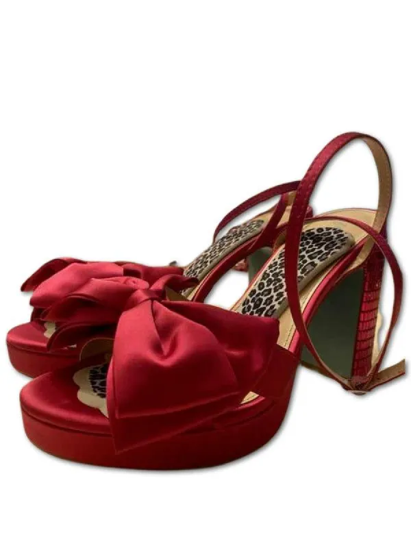 SB-MADDY FUSCHIA | RE:LUV sold by Betsey Johnson