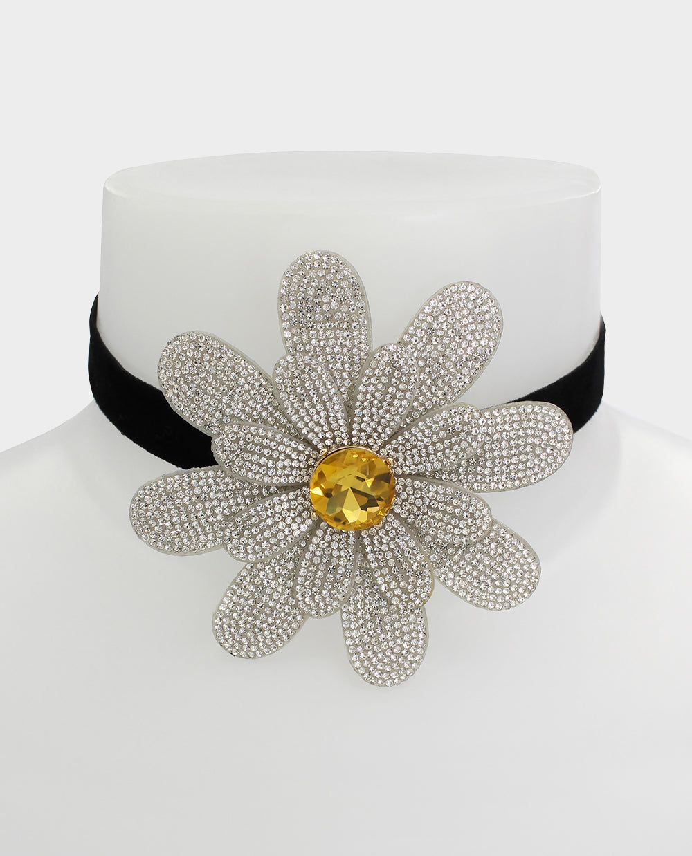 OHH A DAISY CHOKER NECKLACE RHINESTONE sold by Betsey Johnson product image thumbnail 4