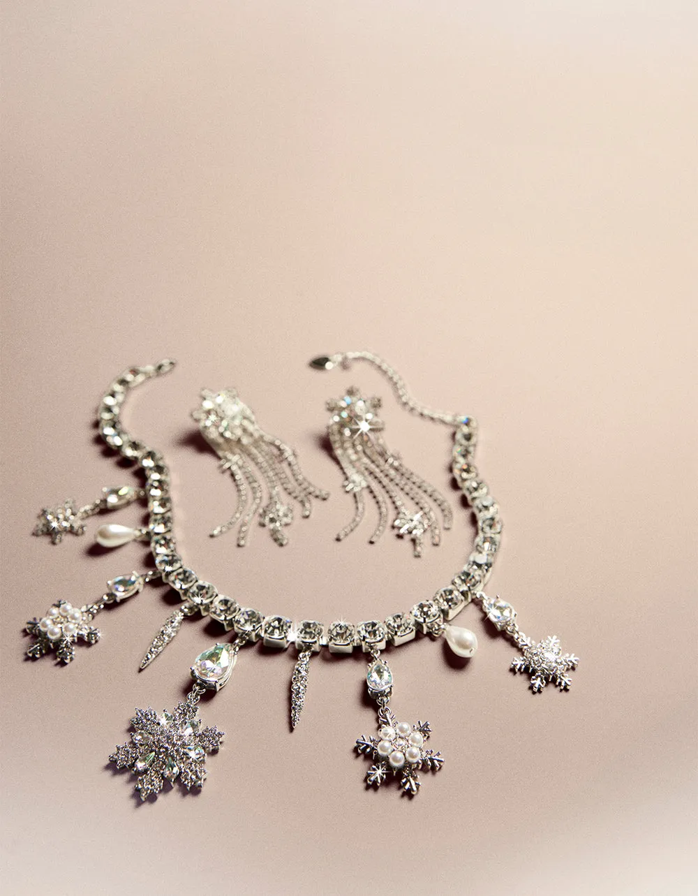 SNOW SPECIAL SNOWFLAKE STONE FRONTAL NECKLACE CRYSTAL sold by Betsey Johnson product image thumbnail 4