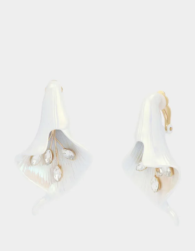 CALLA LILY EARRINGS WHITE made by Betsey Johnson