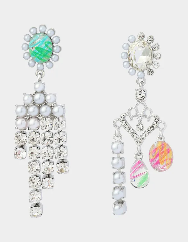 ART CAMPAIGN CHANDELIER MISMATCH EARRINGS made by Betsey Johnson
