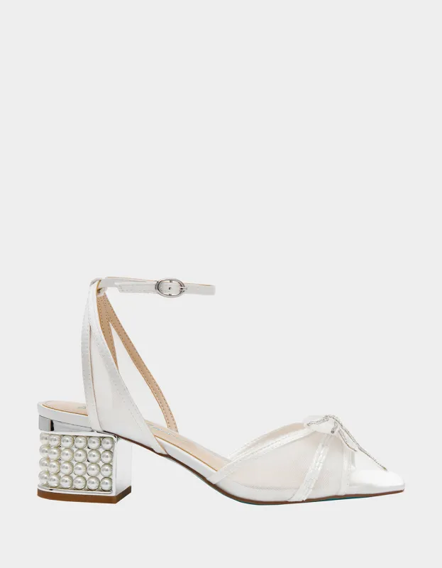 CODY IVORY made by Betsey Johnson